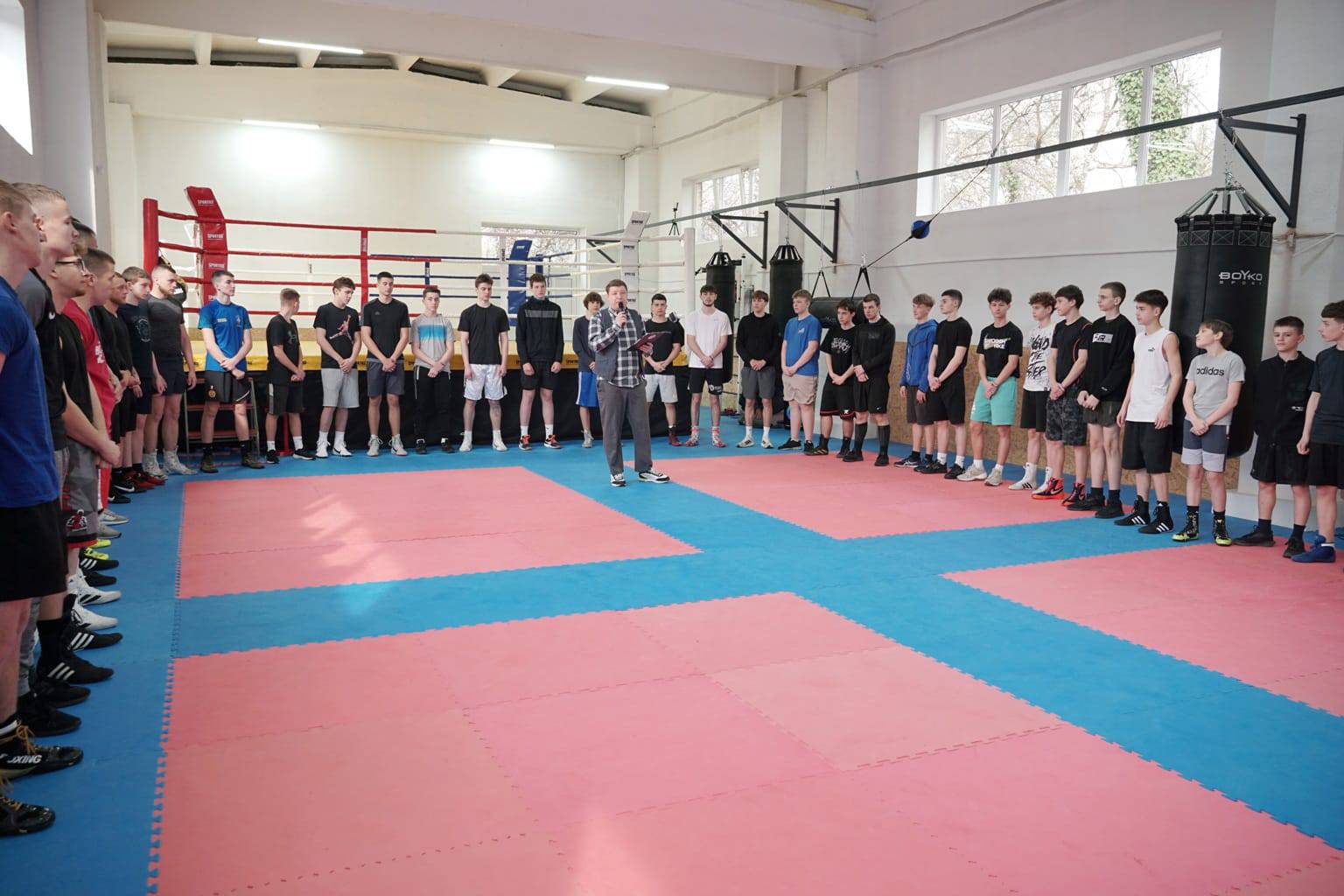 В Ужгороді сьогодні відкрили нову сучасну спортивну залу для занять боксом