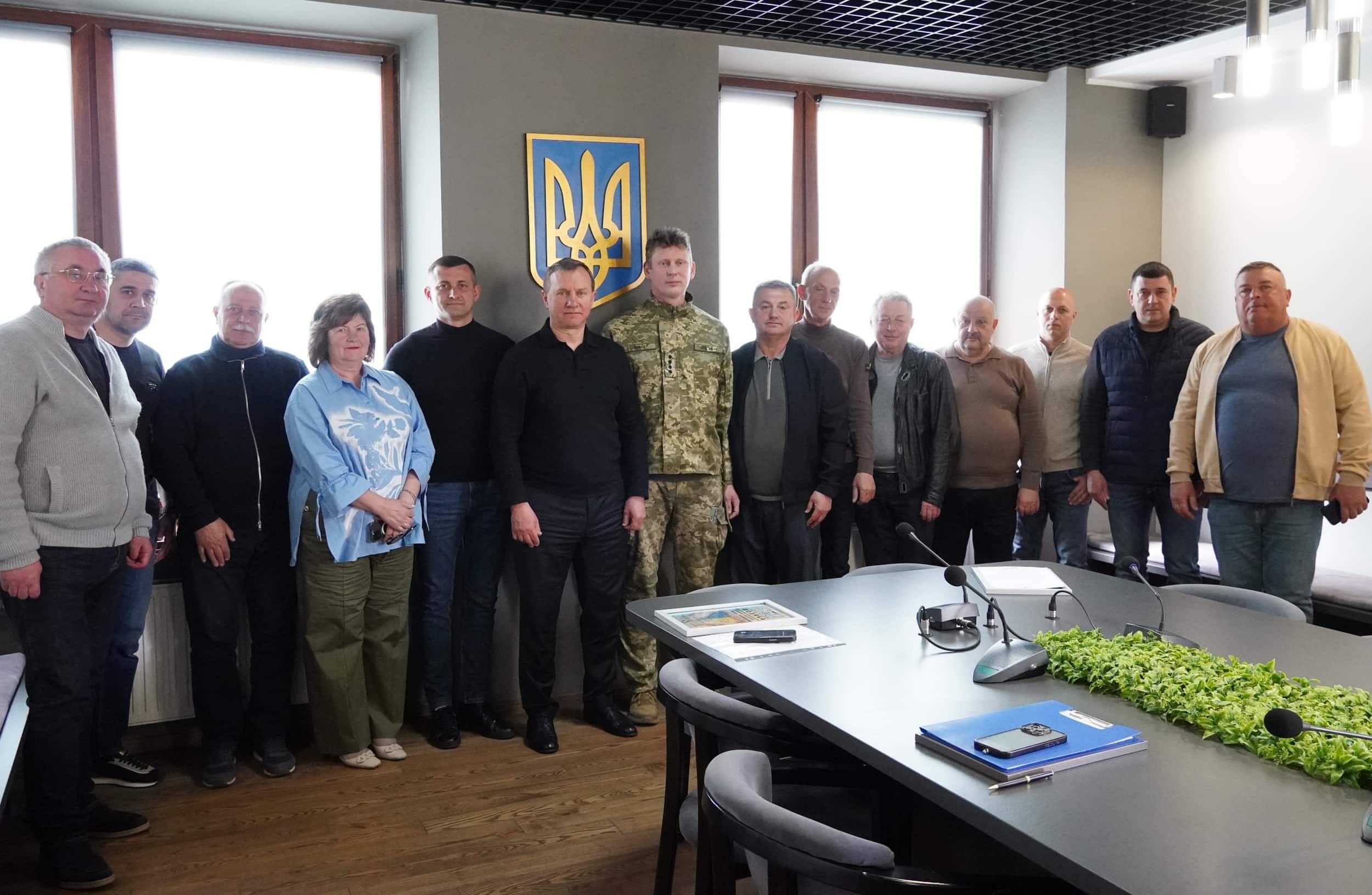 Керівникам комунальних підприємств Ужгорода вручили подяки 101 бригади ТрО