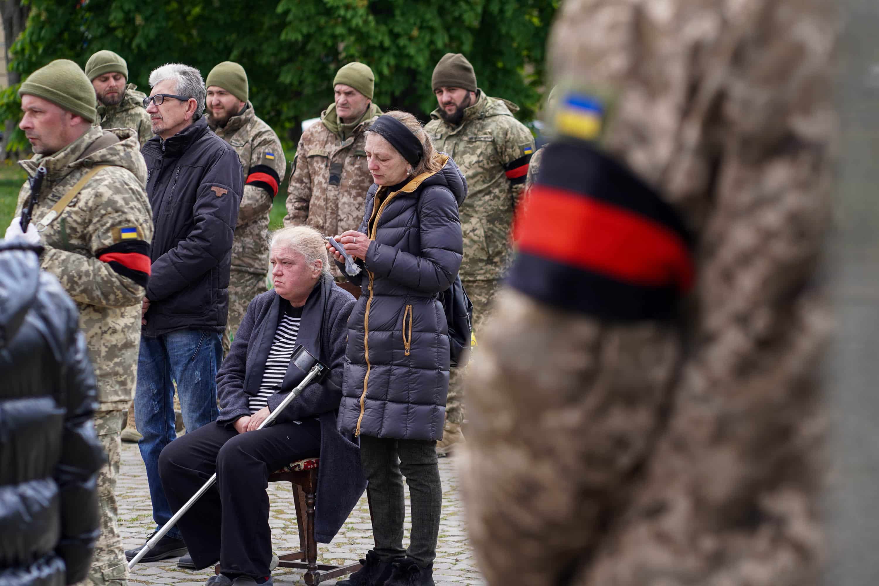 В Ужгороді сьогодні попрощалися із 51-річним солдатом, стрільцем-снайпером Тарасом Балогою