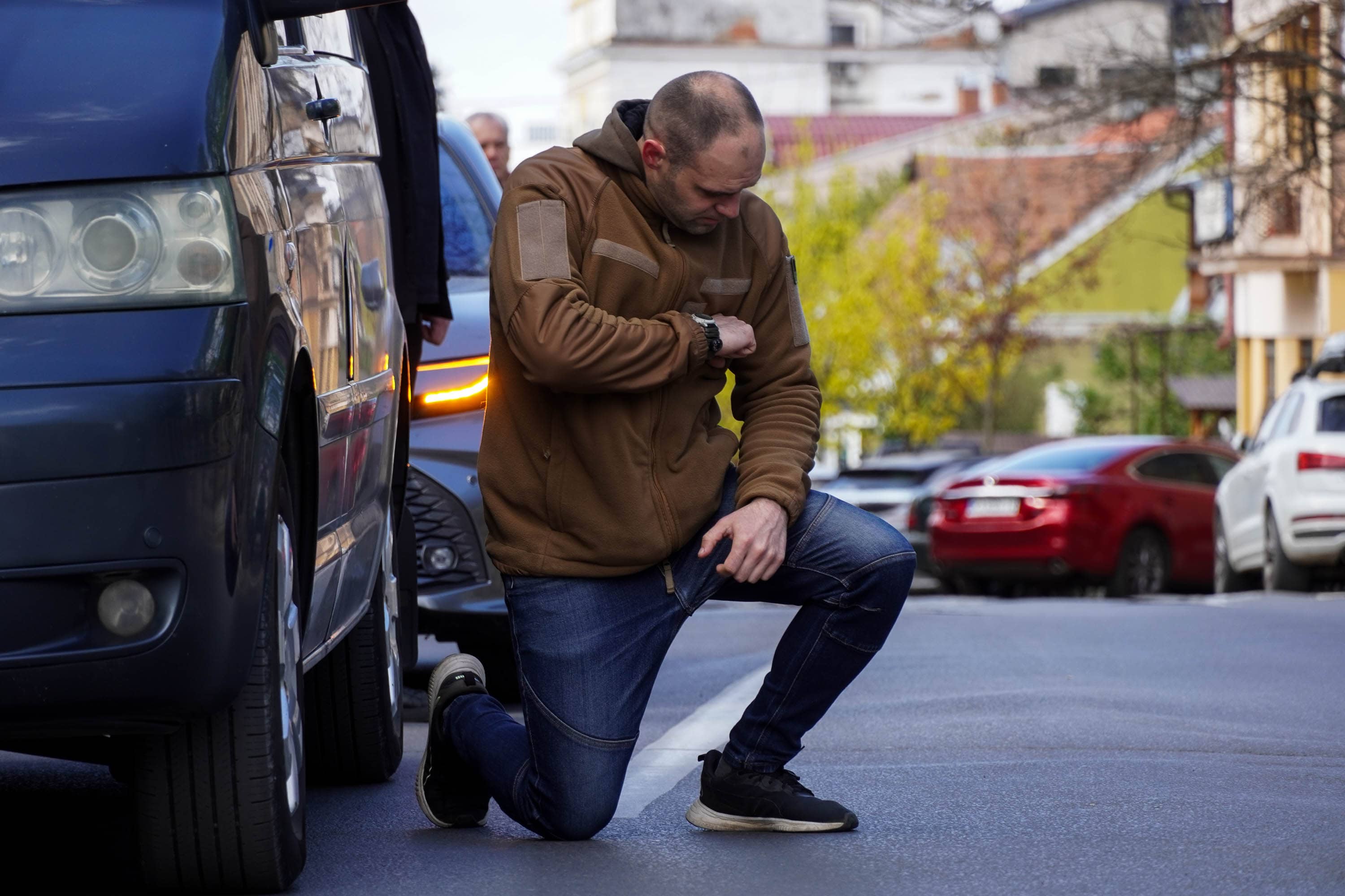 В Ужгороді сьогодні попрощалися із 51-річним солдатом, стрільцем-снайпером Тарасом Балогою