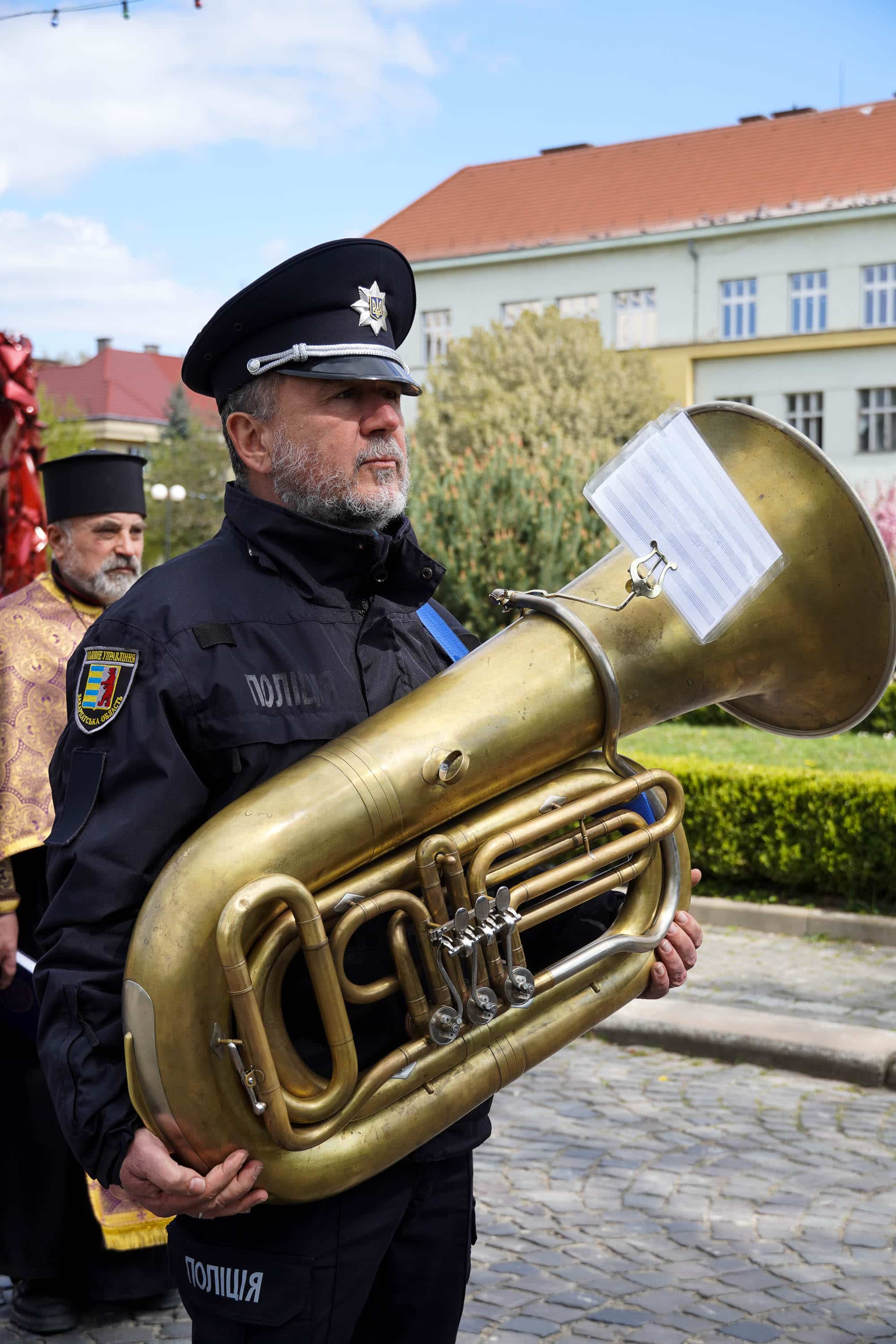 В Ужгороді сьогодні попрощалися із 51-річним солдатом, стрільцем-снайпером Тарасом Балогою
