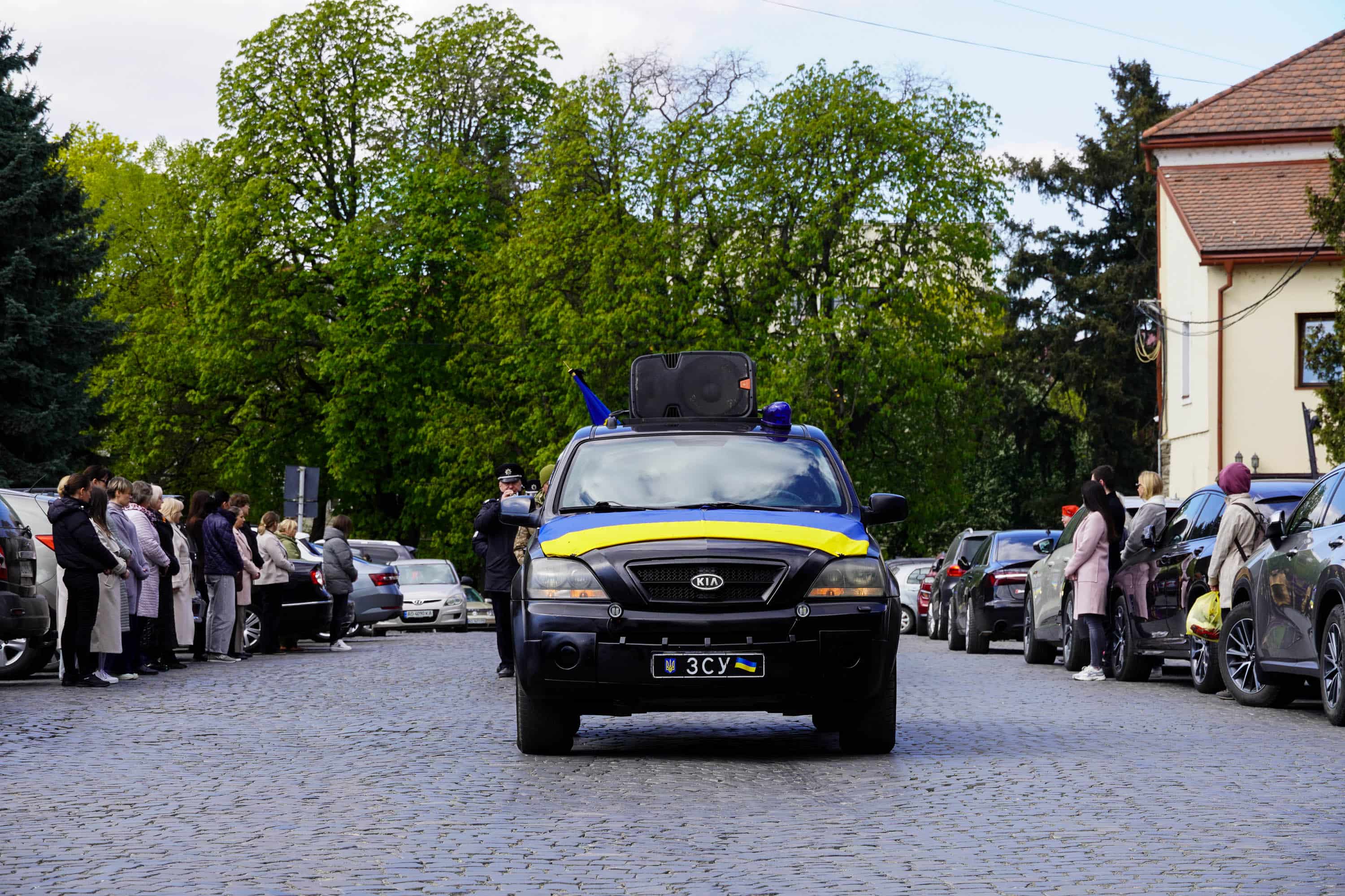 В Ужгороді сьогодні попрощалися із 51-річним солдатом, стрільцем-снайпером Тарасом Балогою