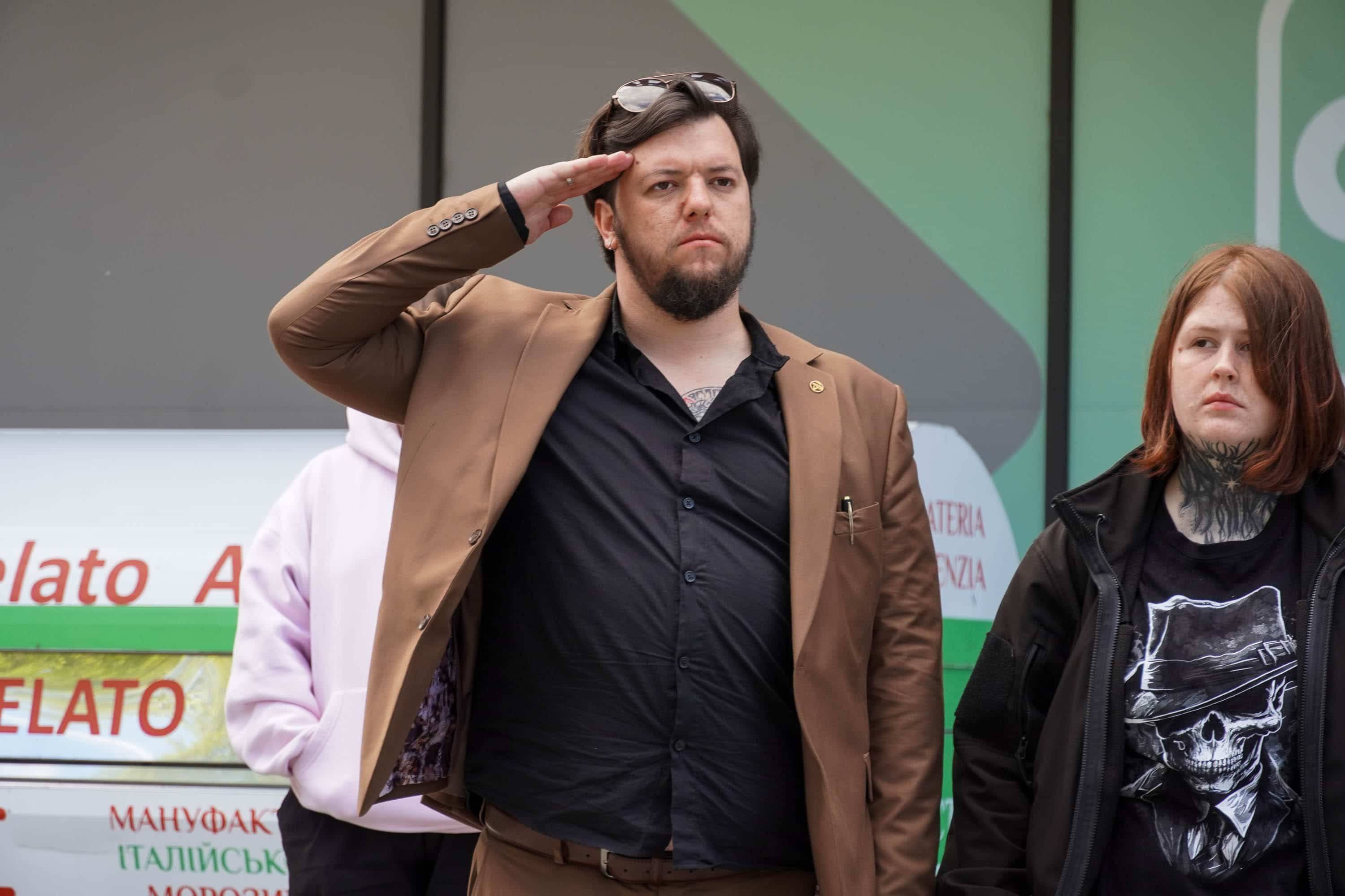 В Ужгороді сьогодні попрощалися із 51-річним солдатом, стрільцем-снайпером Тарасом Балогою