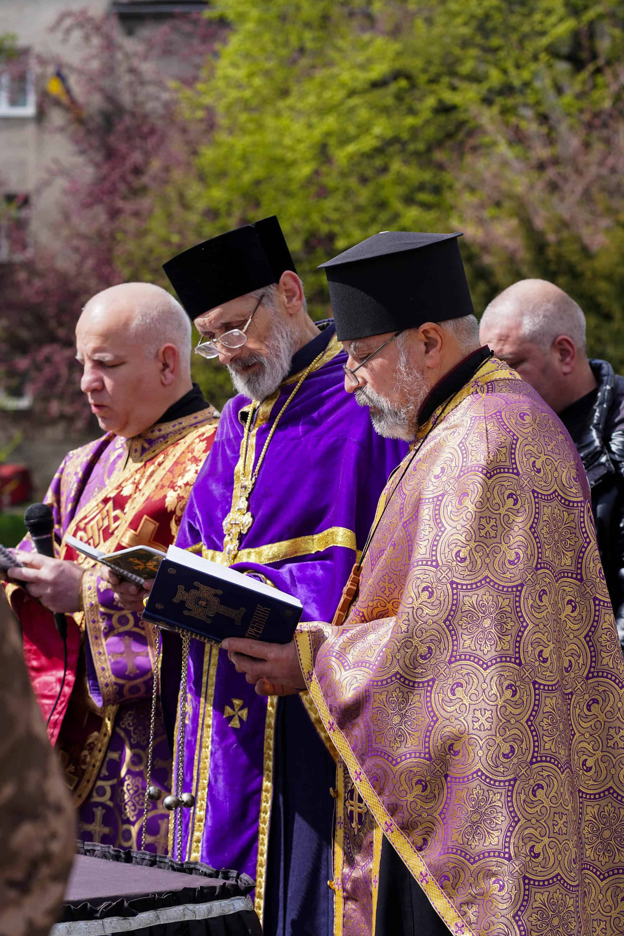 В Ужгороді сьогодні попрощалися із 51-річним солдатом, стрільцем-снайпером Тарасом Балогою