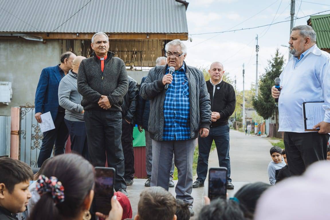 В Ужгороді у ромському поселенні відбулося свято з нагоди Міжнародного дня ромів, який щорічно відзначають 8 квітня