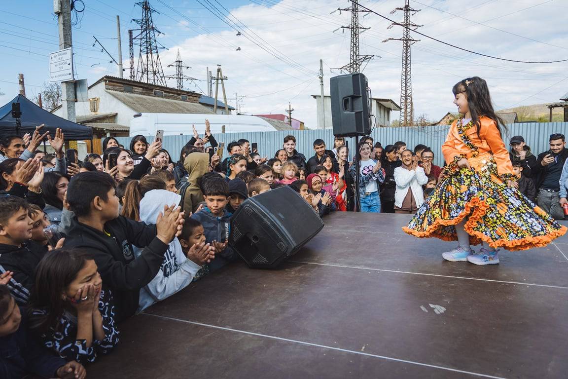 В Ужгороді у ромському поселенні відбулося свято з нагоди Міжнародного дня ромів, який щорічно відзначають 8 квітня