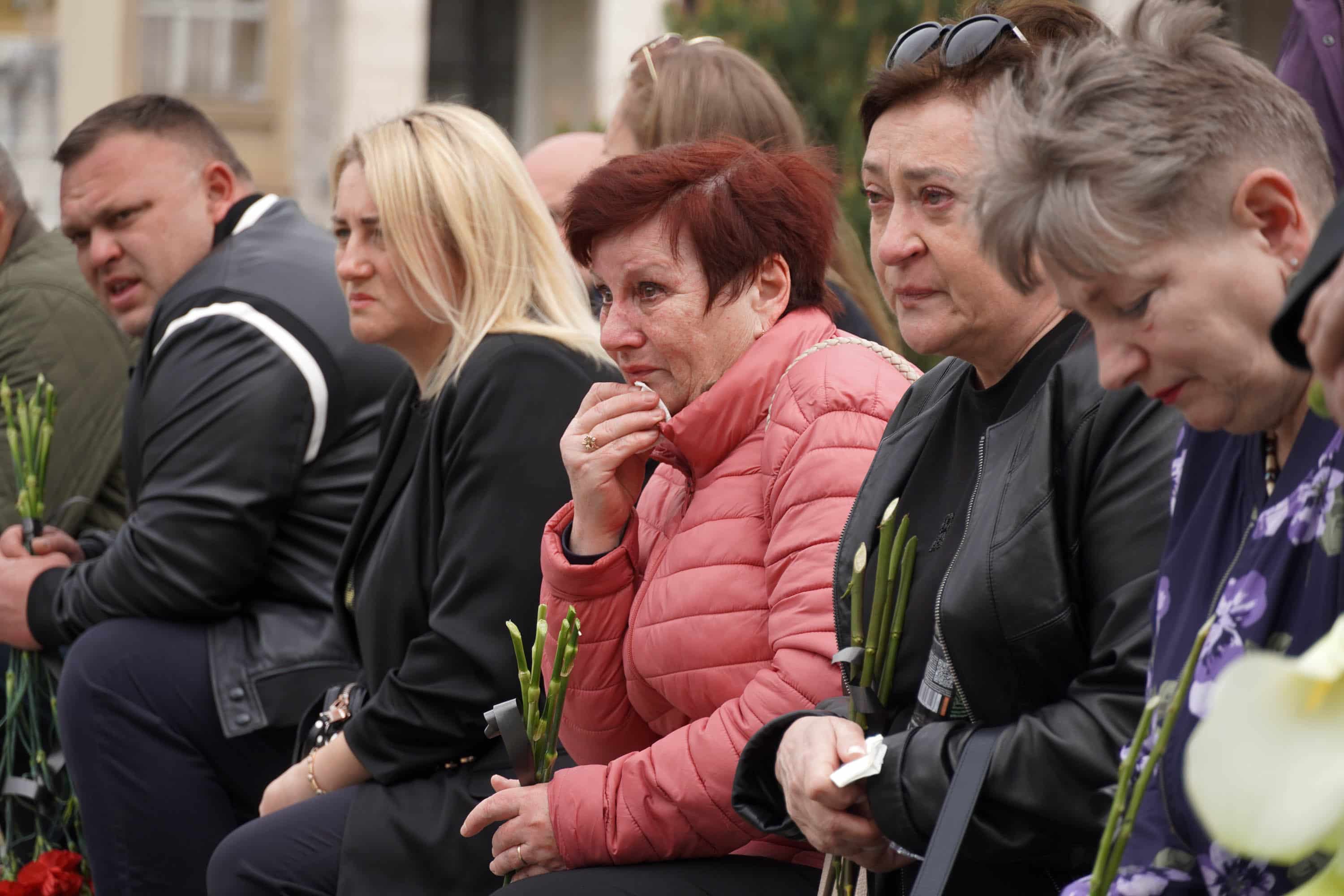 В Ужгороді сьогодні попрощалися із молодшим сержантом Національної гвардії України Іваном Черничком на позивний «Фізрук»