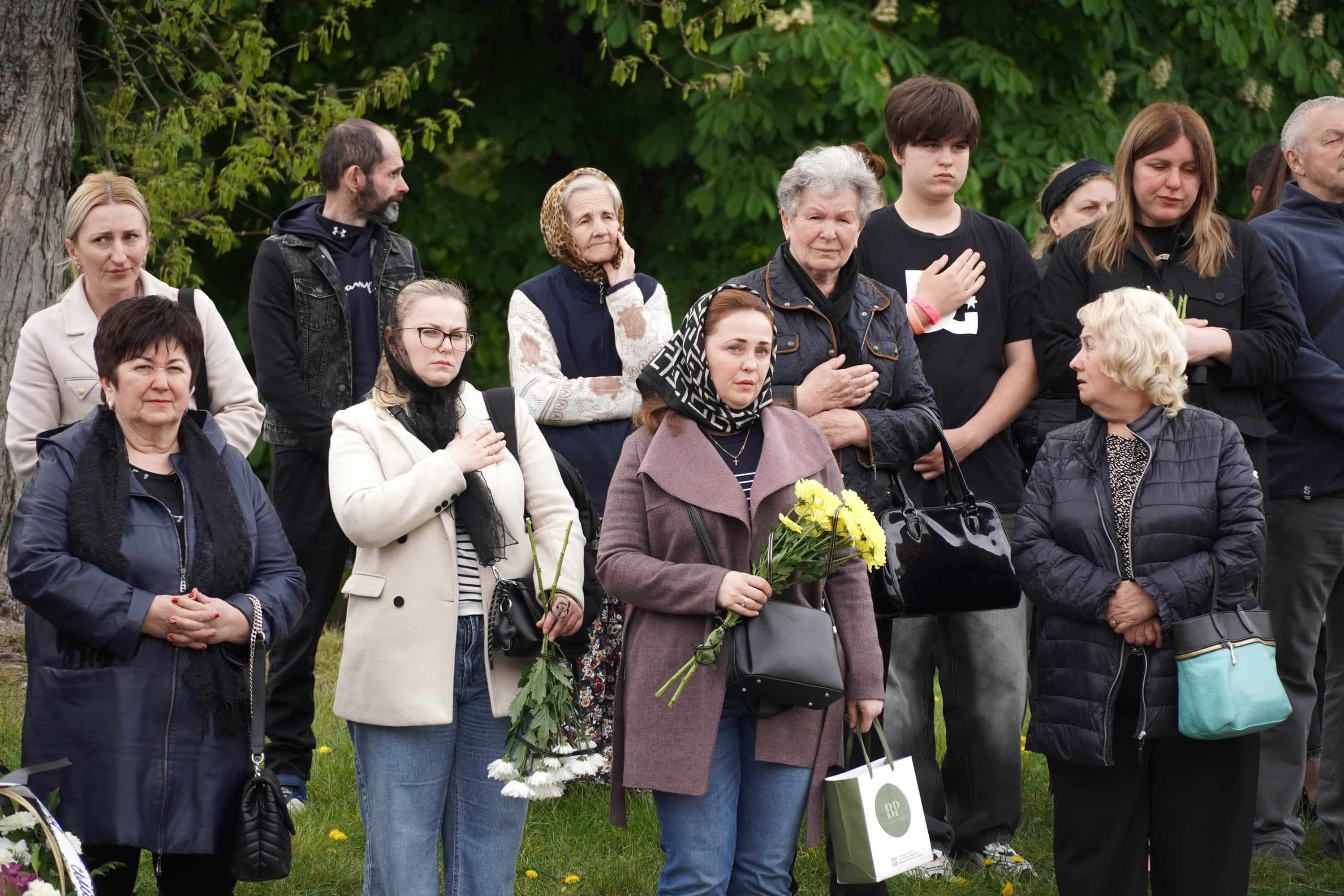 В Ужгороді сьогодні попрощалися із молодшим сержантом Національної гвардії України Іваном Черничком на позивний «Фізрук»