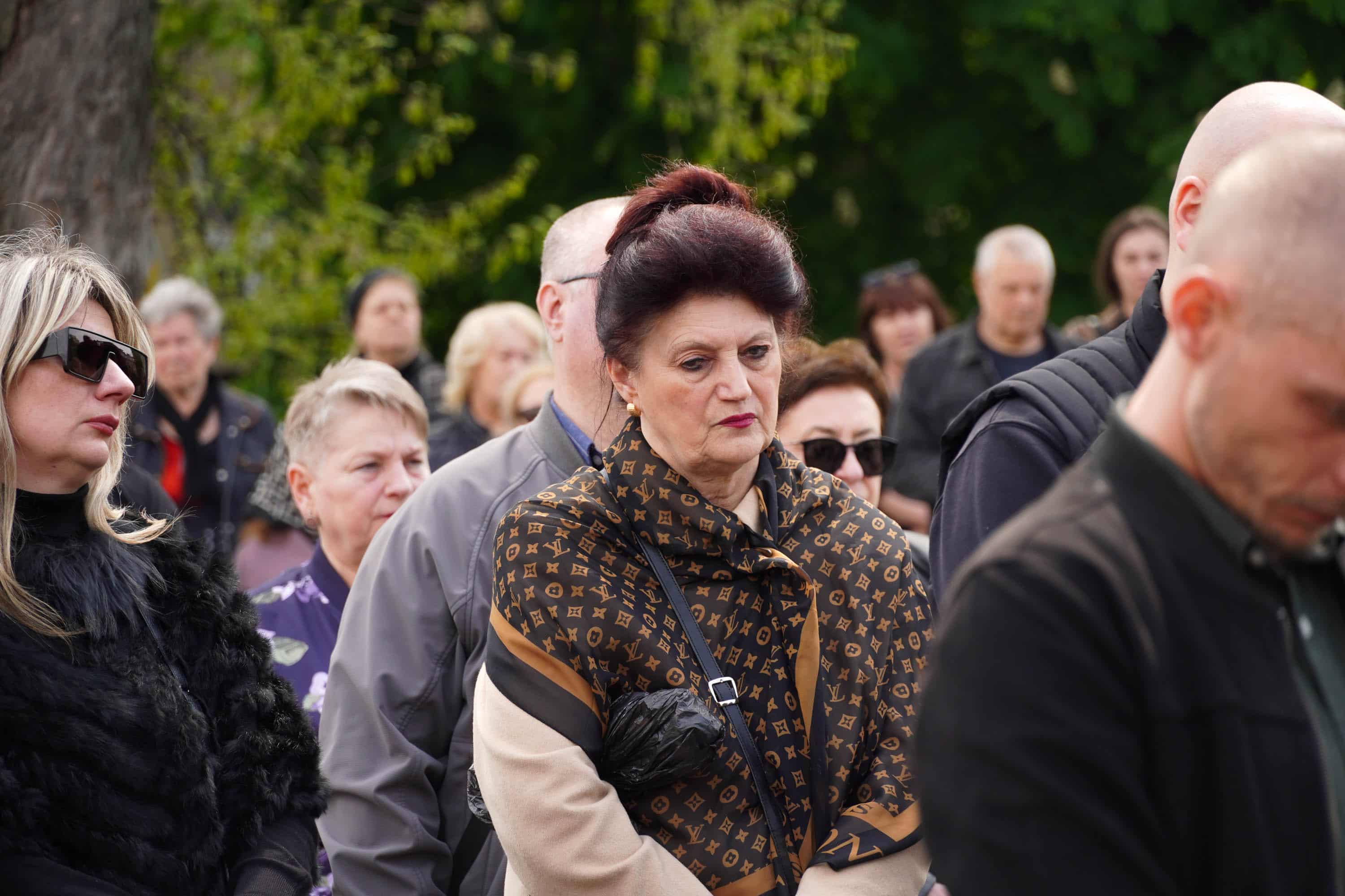 В Ужгороді сьогодні попрощалися із молодшим сержантом Національної гвардії України Іваном Черничком на позивний «Фізрук»