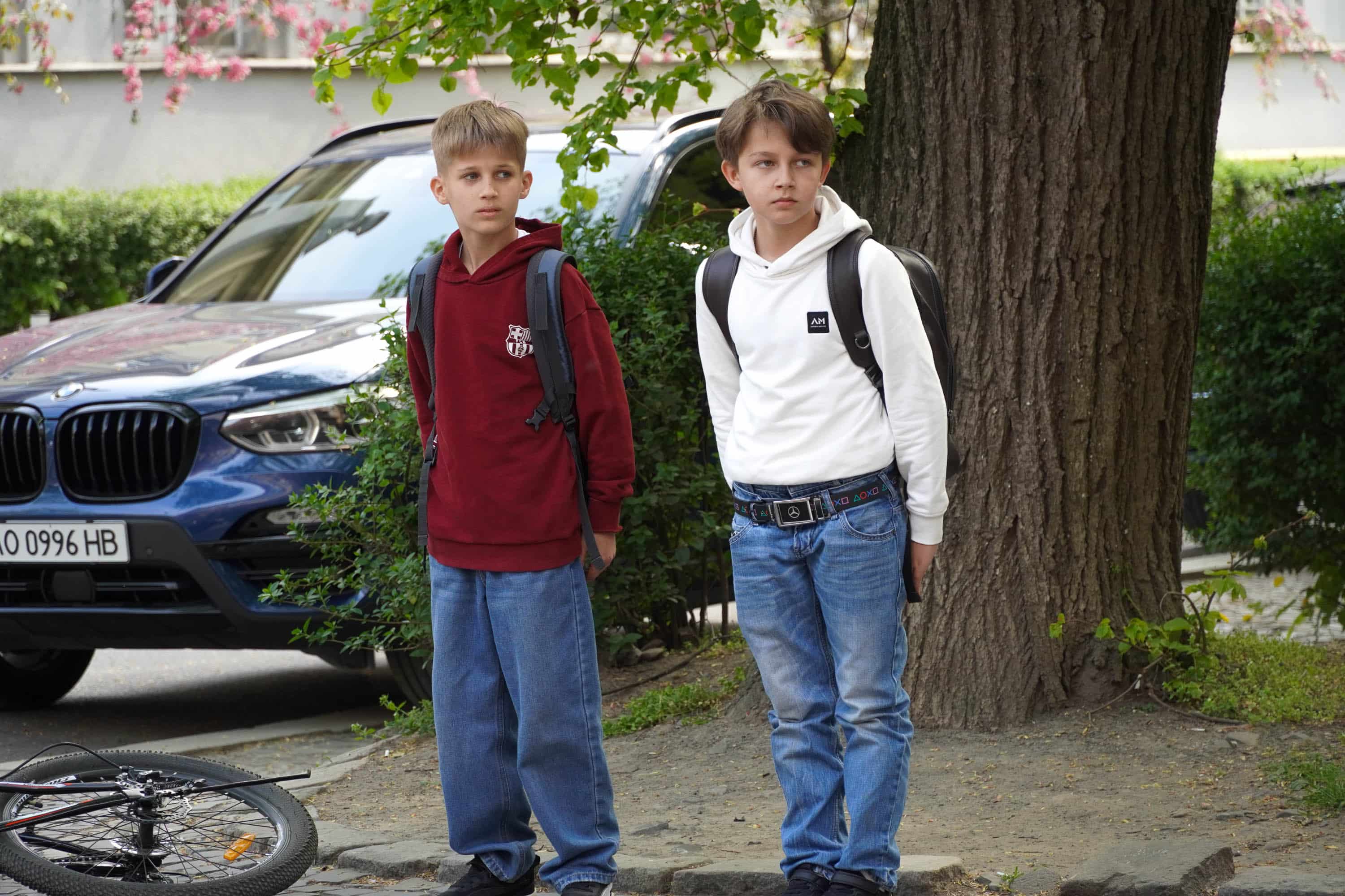 В Ужгороді сьогодні попрощалися із молодшим сержантом Національної гвардії України Іваном Черничком на позивний «Фізрук»