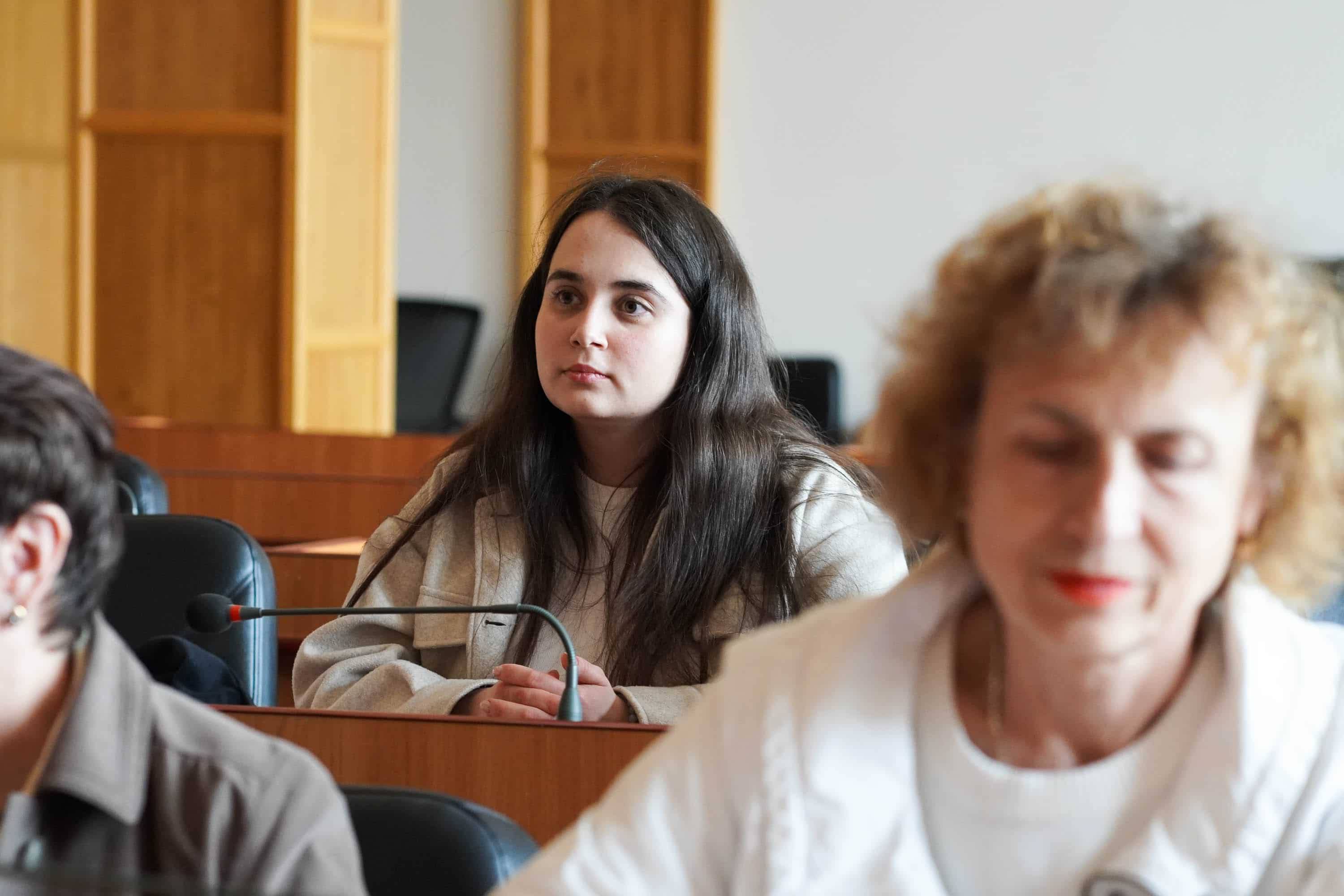 Навчання через практику: вчителі Ужгорода ознайомилися з роботою міської ради