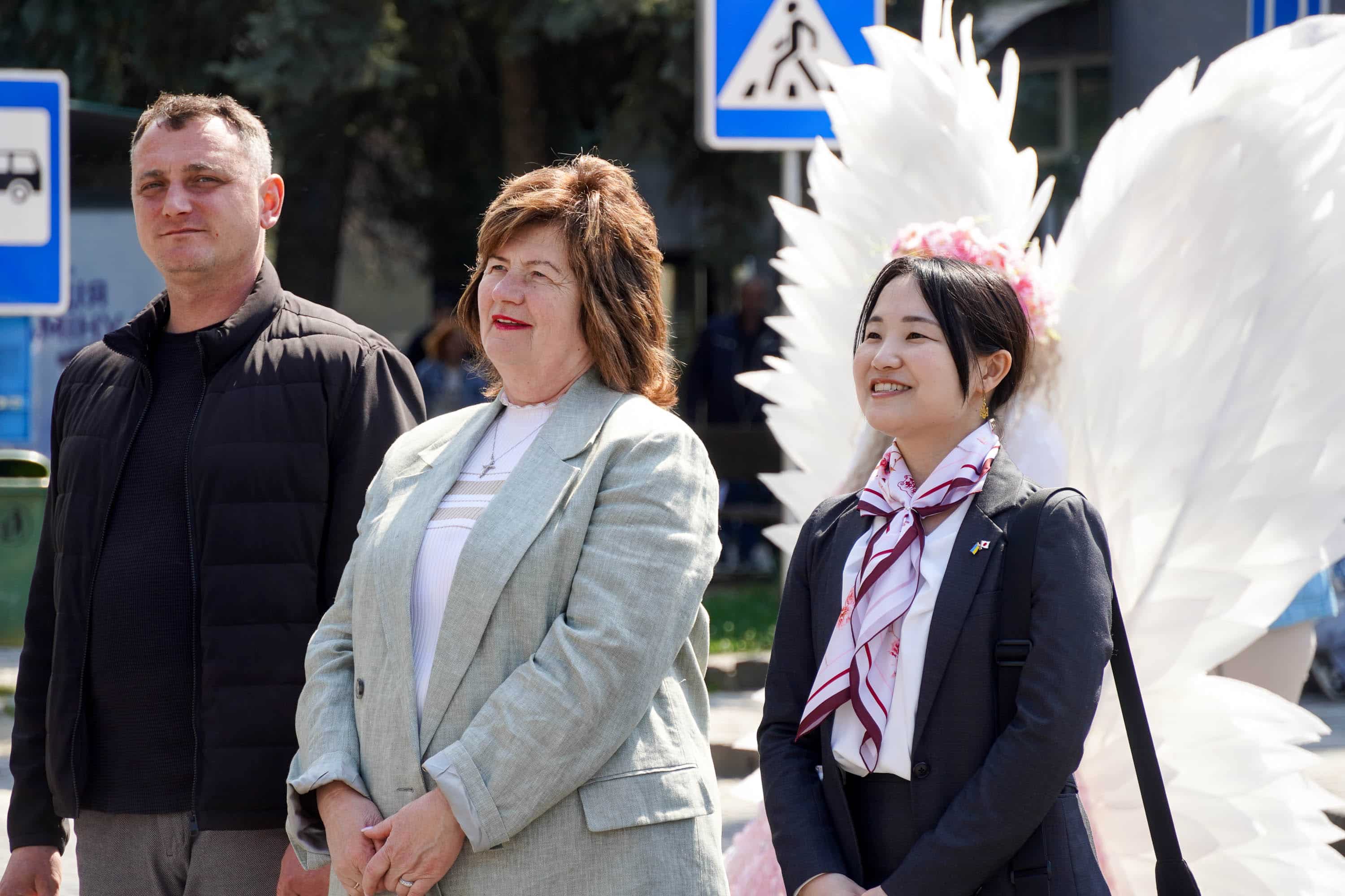 Офіційно «Сакура Фест» в Ужгороді стартував: його відкрив Надзвичайний і Повноважний Посол Японії в Україні Масаші Накаґоме разом із міським головою Богданом Андріївим