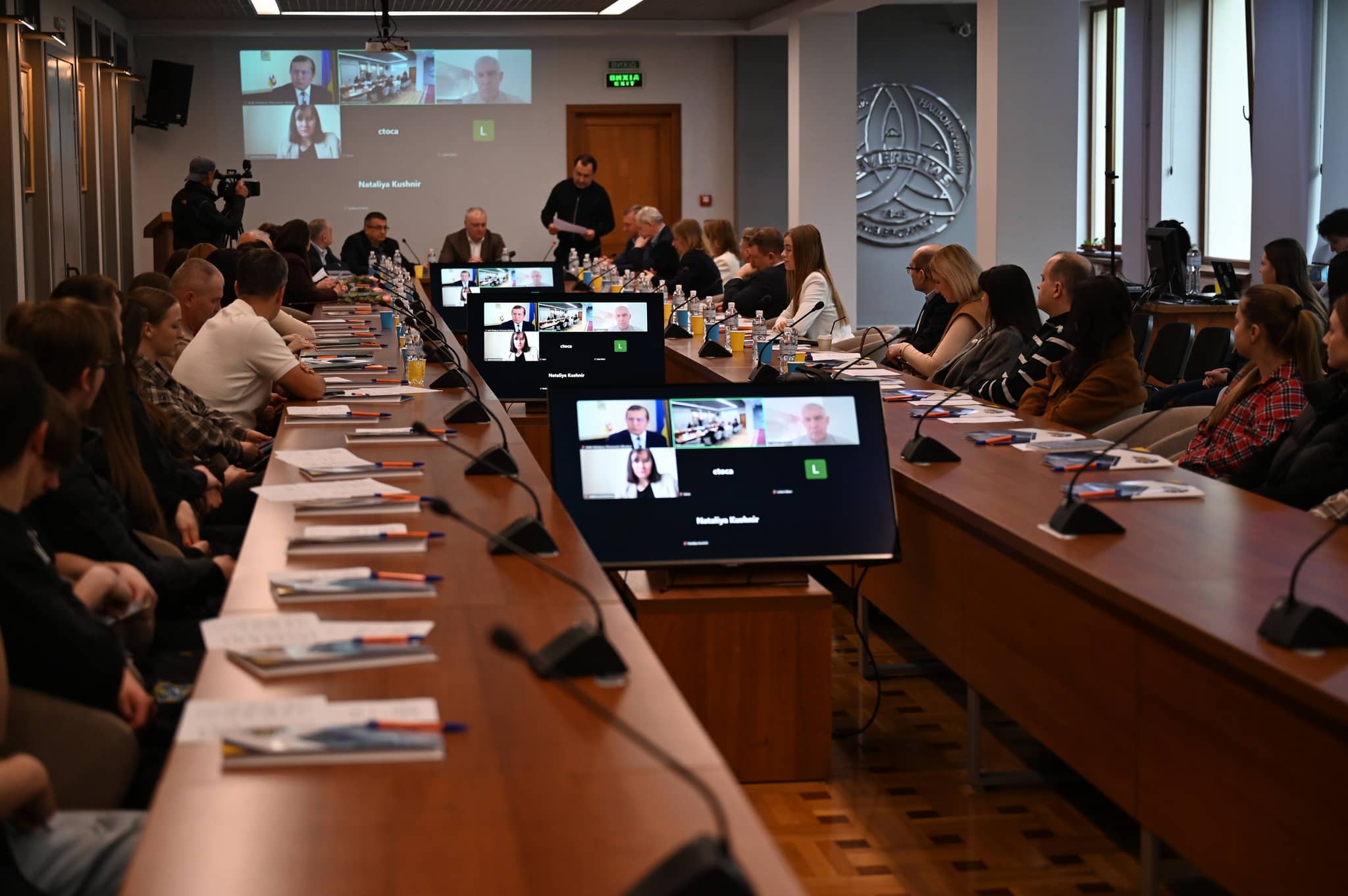 Богдан Андріїв узяв участь у відкритті Міжнародної науково-практичної конференції в УжНУ