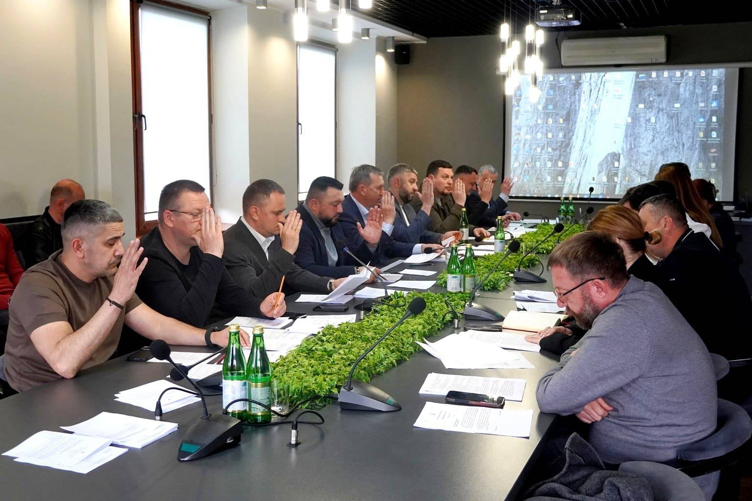 Житлові ваучери для ВПО та звіти підрозділів: рішення сьогоднішнього виконкому Ужгородської міськради