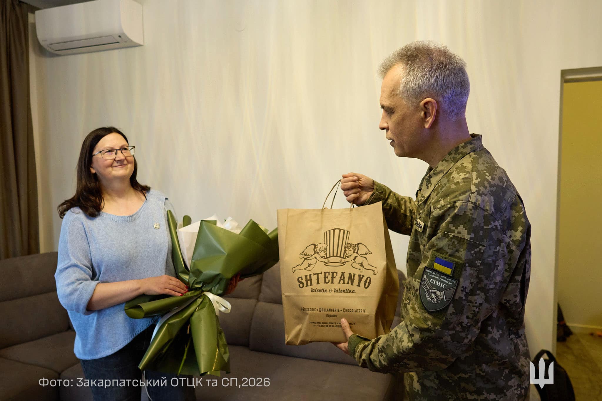 До відзначення Дня вдячності волонтерам міський голова Богдан Андріїв долучився до ініціативи підтримки матерів полеглих захисників