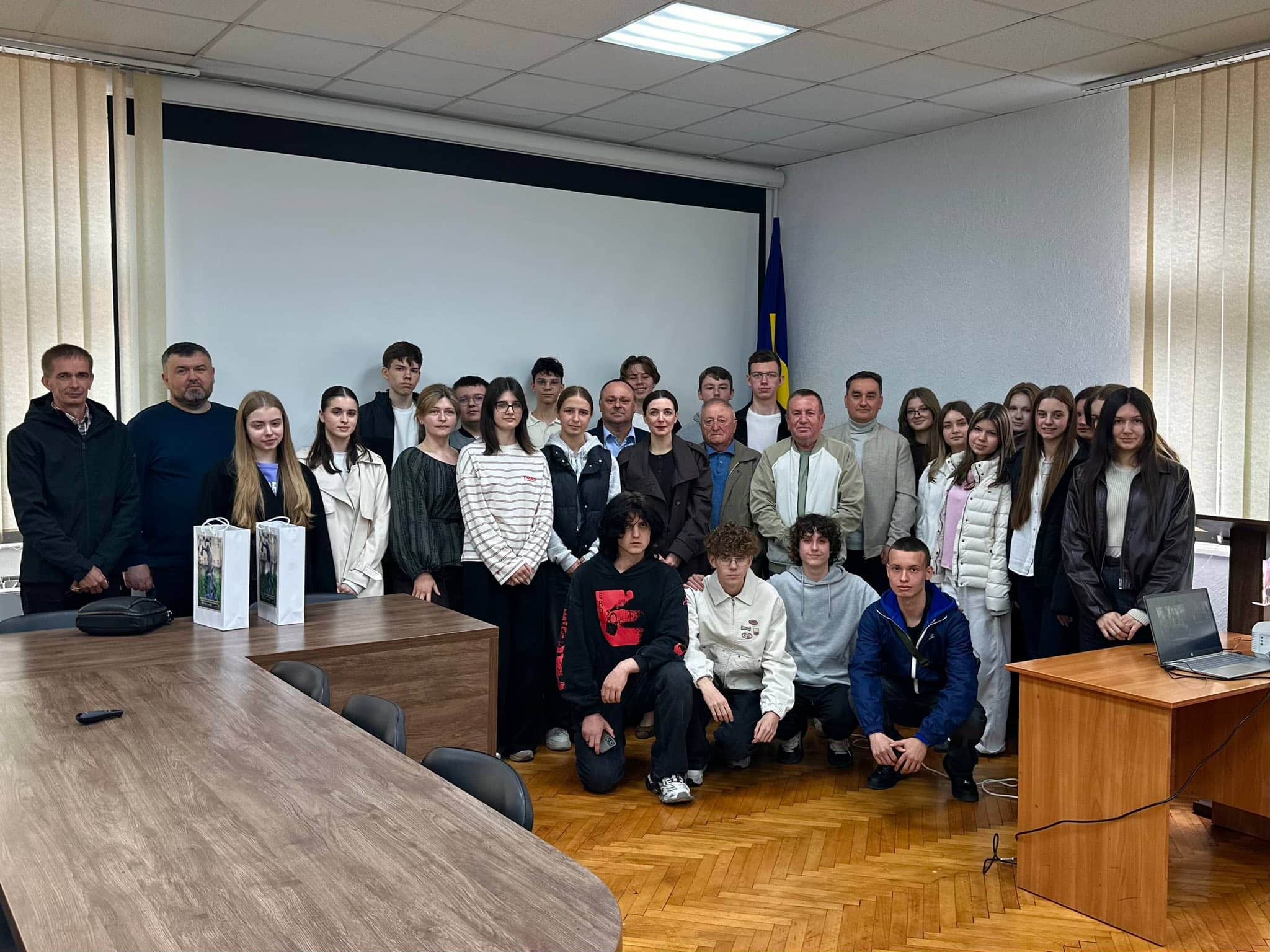 У Закарпатському обласному краєзнавчому музеї ім. Тиводара Легоцького відбувся тематичний захід «Подвиг ліквідаторів: жива історія», приурочений до 40-х роковин Чорнобильської катастрофи