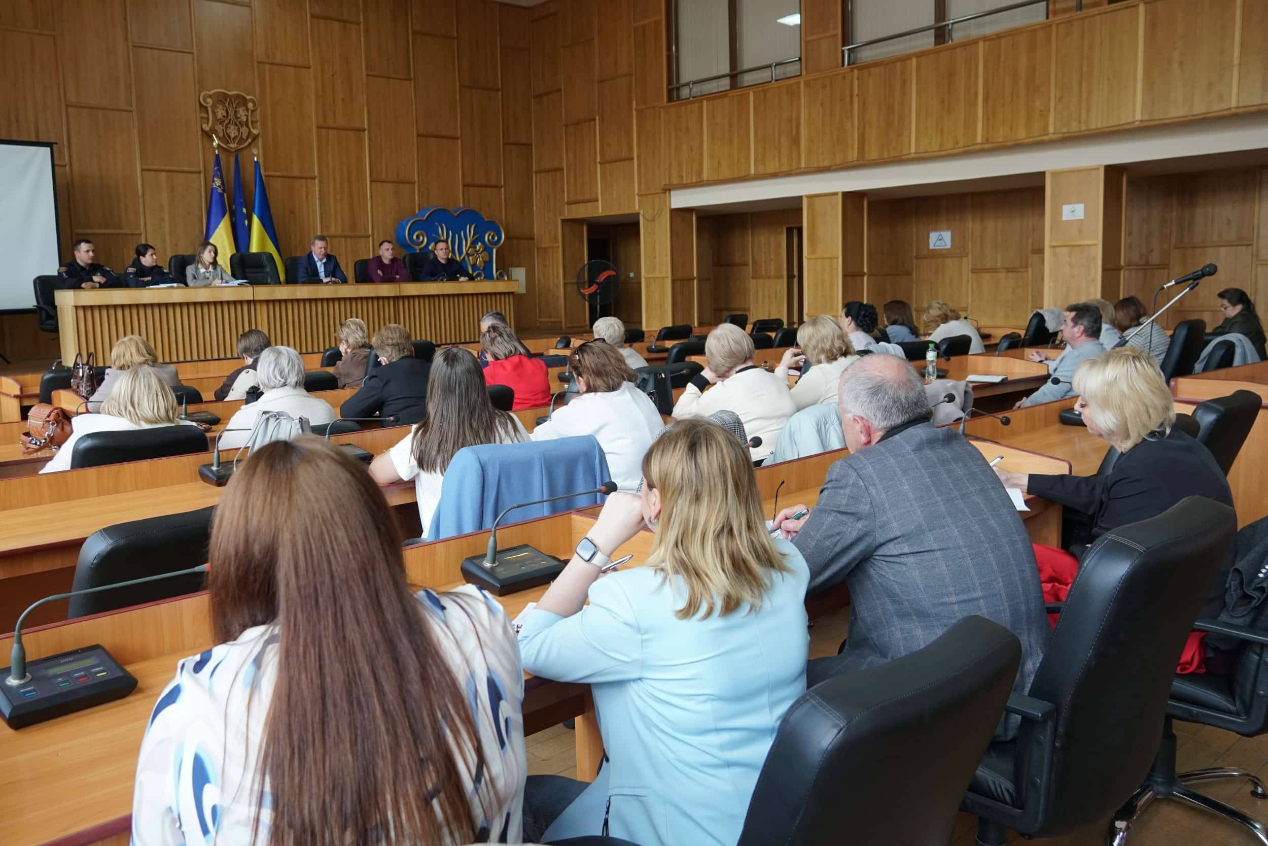 У міській раді обговорили заходи щодо захисту школярів від ворожих провокацій та диверсій