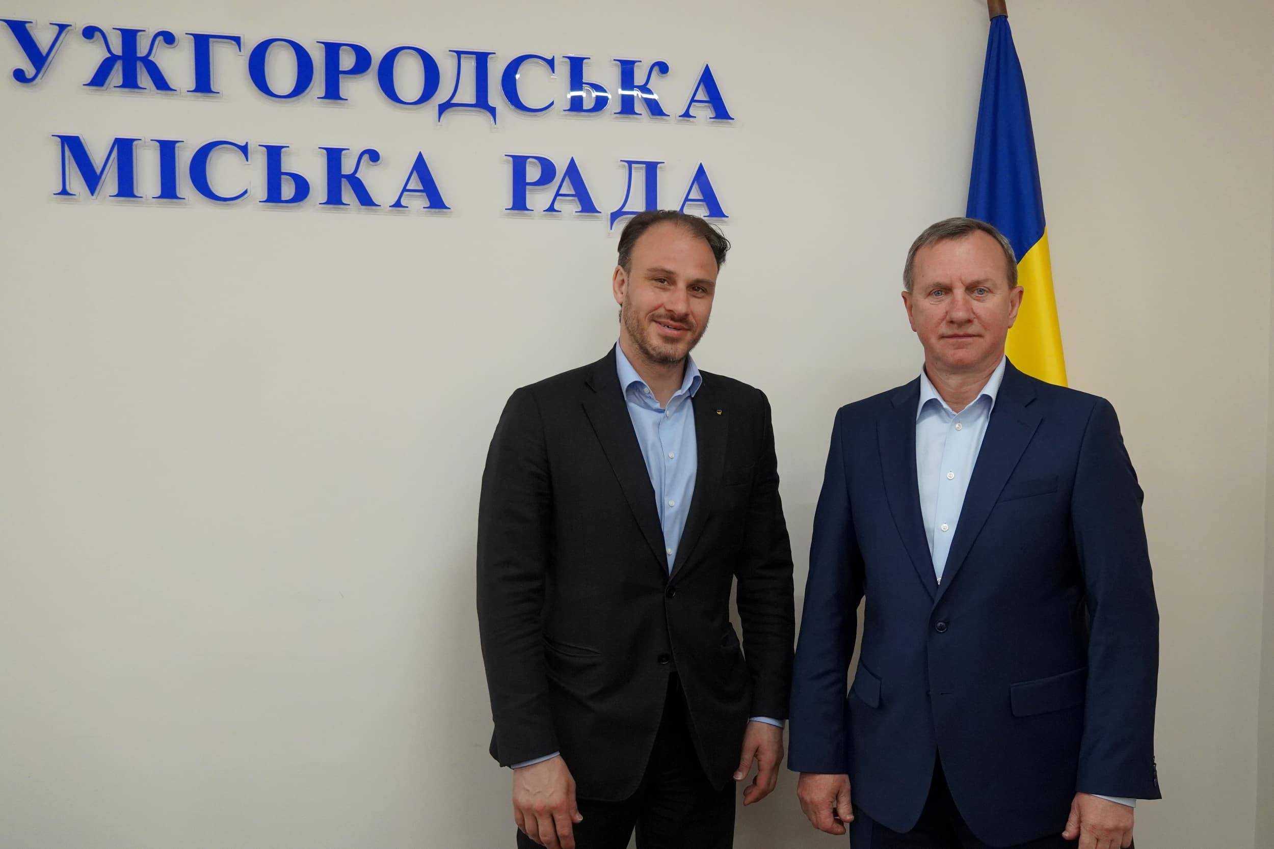 Відбулася зустріч міського голови Богдана Андріїва із Надзвичайним і Повноважним Послом Чеської Республіки в Україні Лубошем Весели