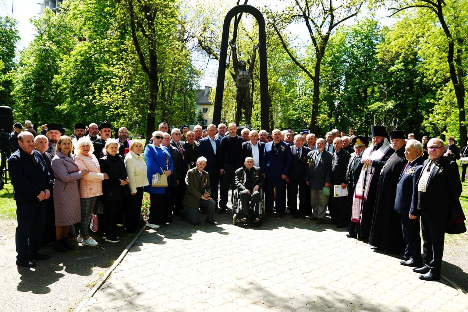 Напередодні 40-х роковин Чорнобильської трагедії в Ужгороді вшанували пам’ять ліквідаторів