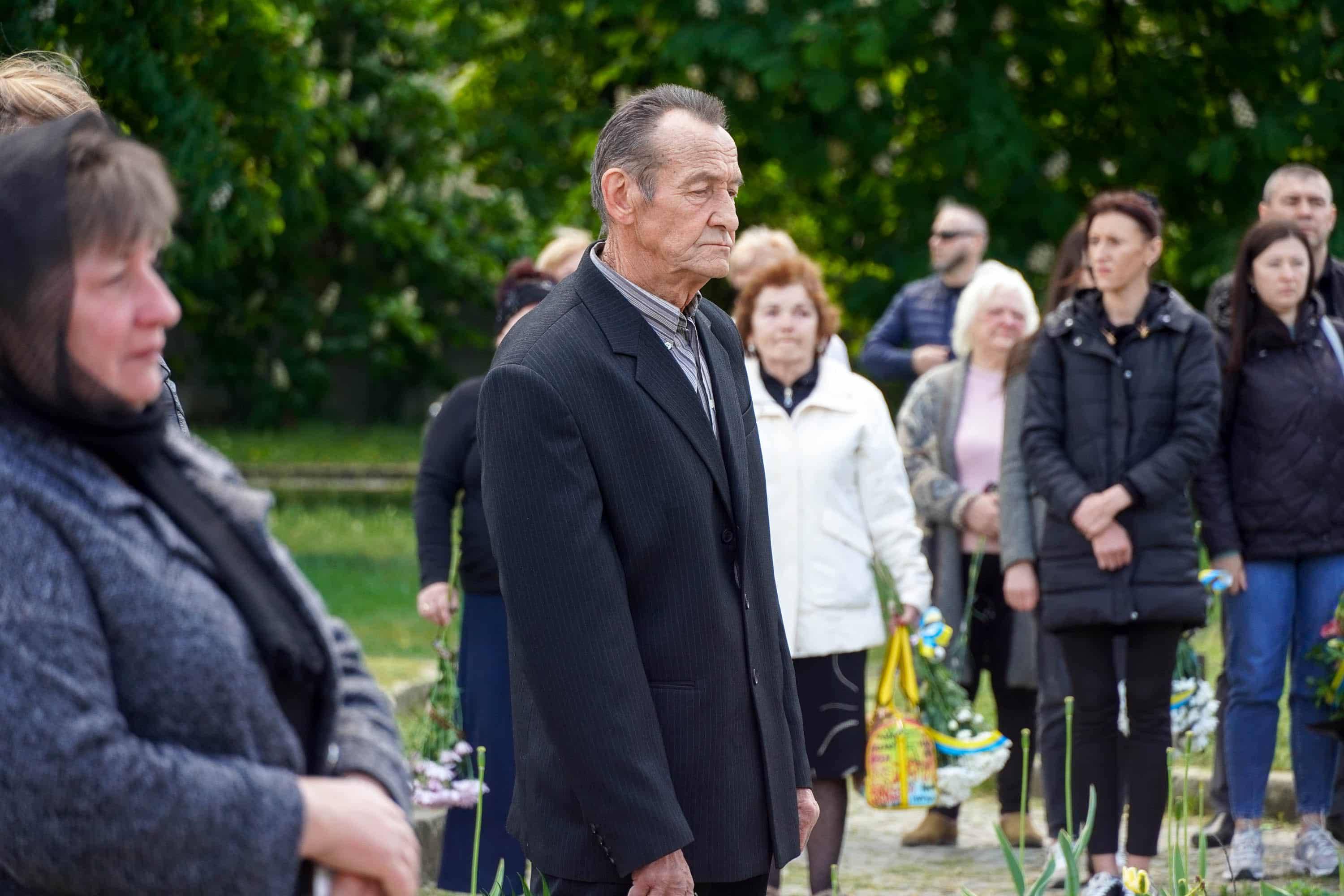 Ужгород сьогодні попрощався зі ще одним захисником – 40-річним солдатом Артуром Каташинським