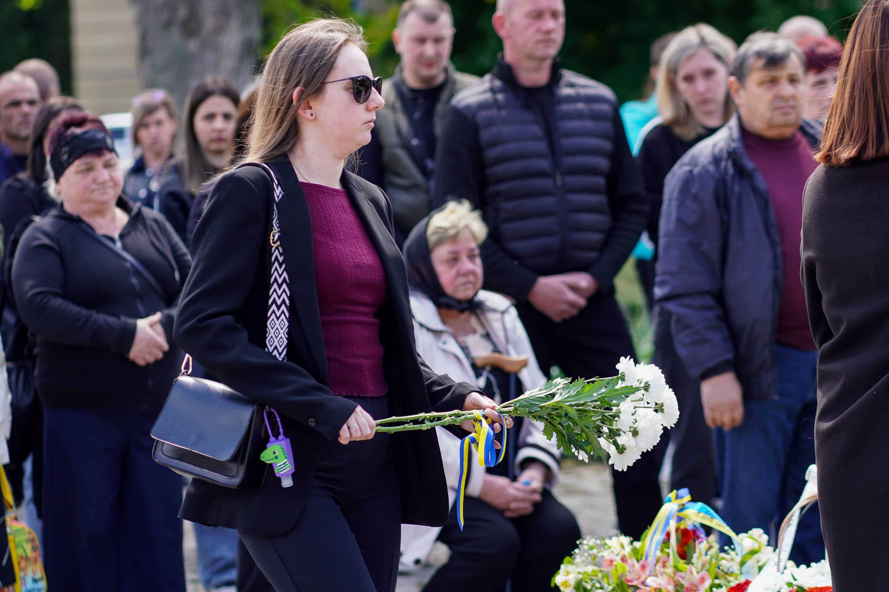 Ужгород сьогодні попрощався зі ще одним захисником – 40-річним солдатом Артуром Каташинським