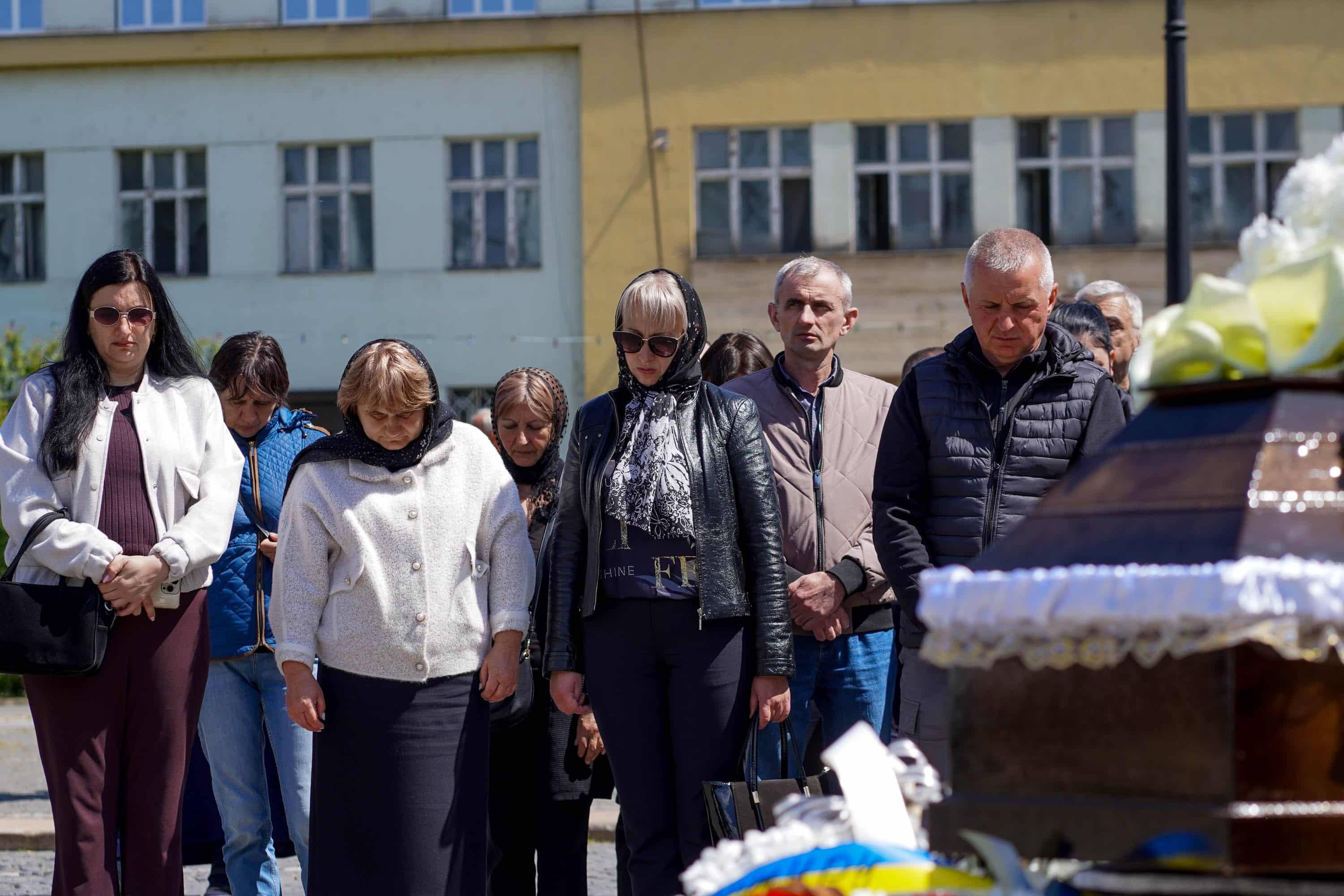 Ужгород сьогодні попрощався зі ще одним захисником – 40-річним солдатом Артуром Каташинським