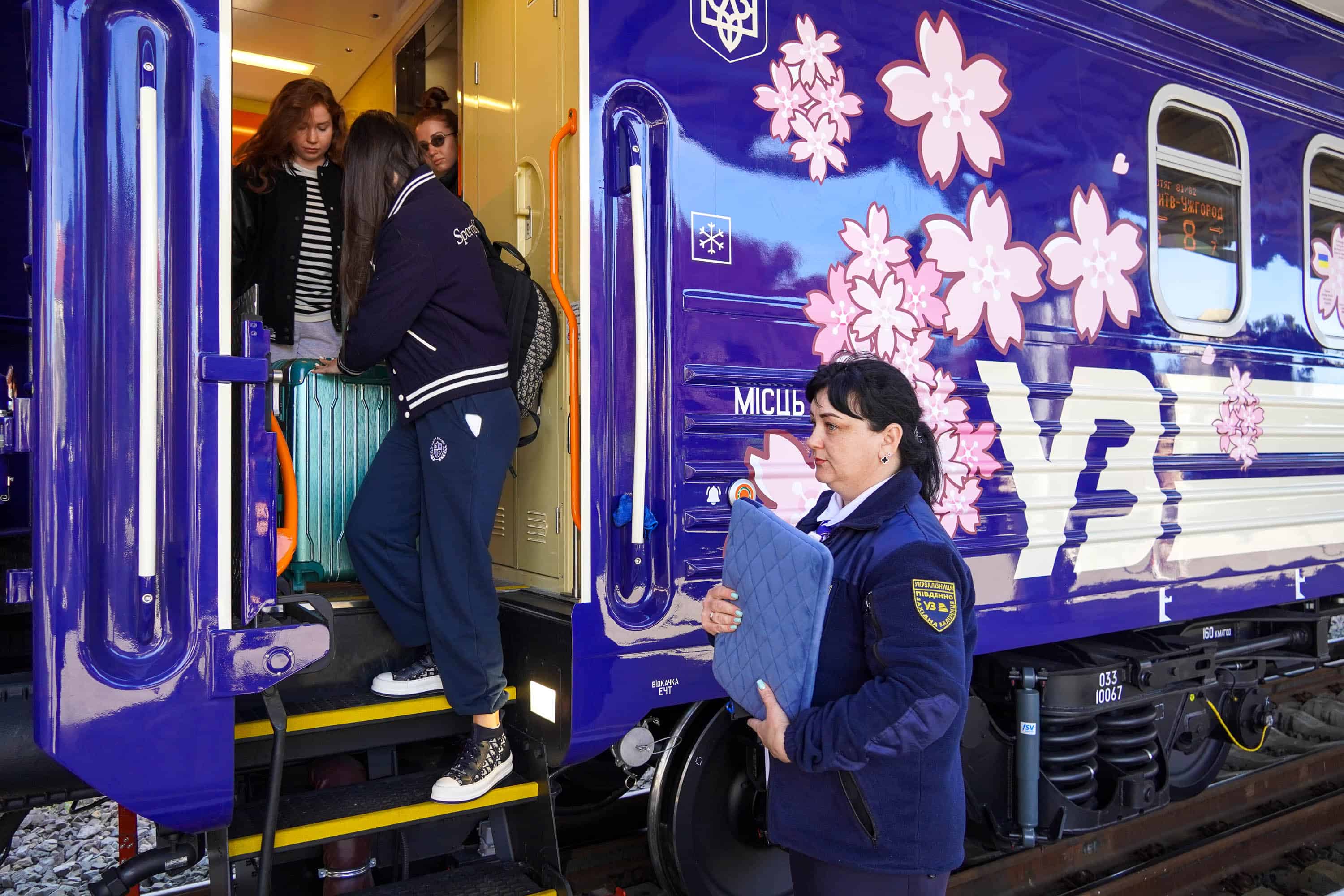 Новий флагманський потяг «Сакура» прибув сьогодні в Ужгород