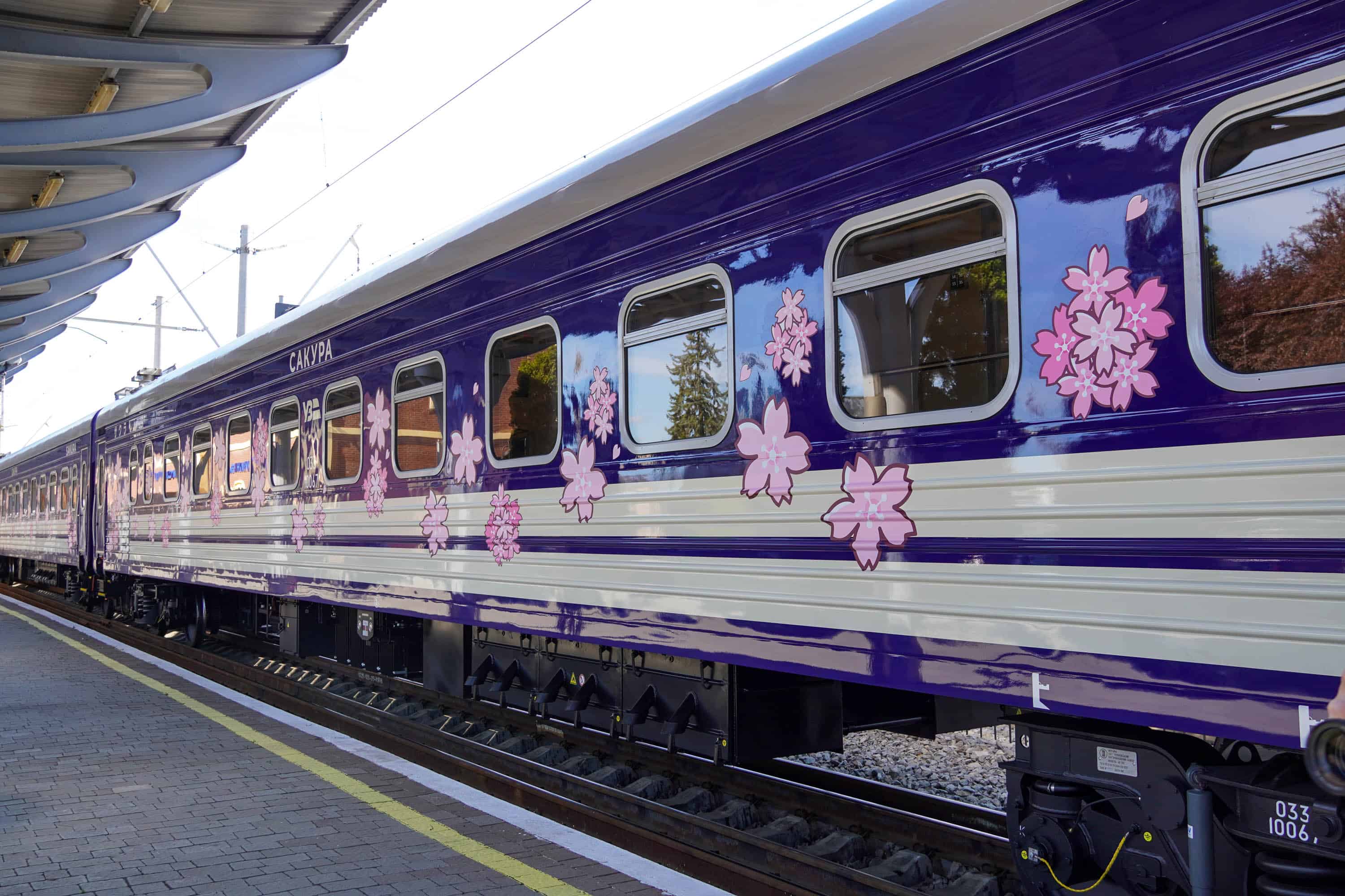 Новий флагманський потяг «Сакура» прибув сьогодні в Ужгород