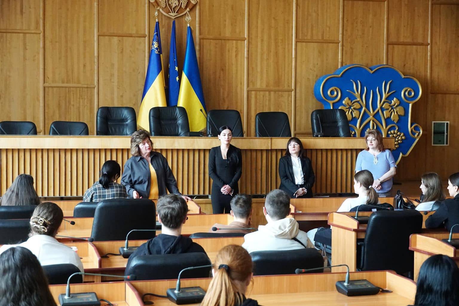 Студенти фахового коледжу УжНУ знайомилися з роботою Ужгородської міської ради