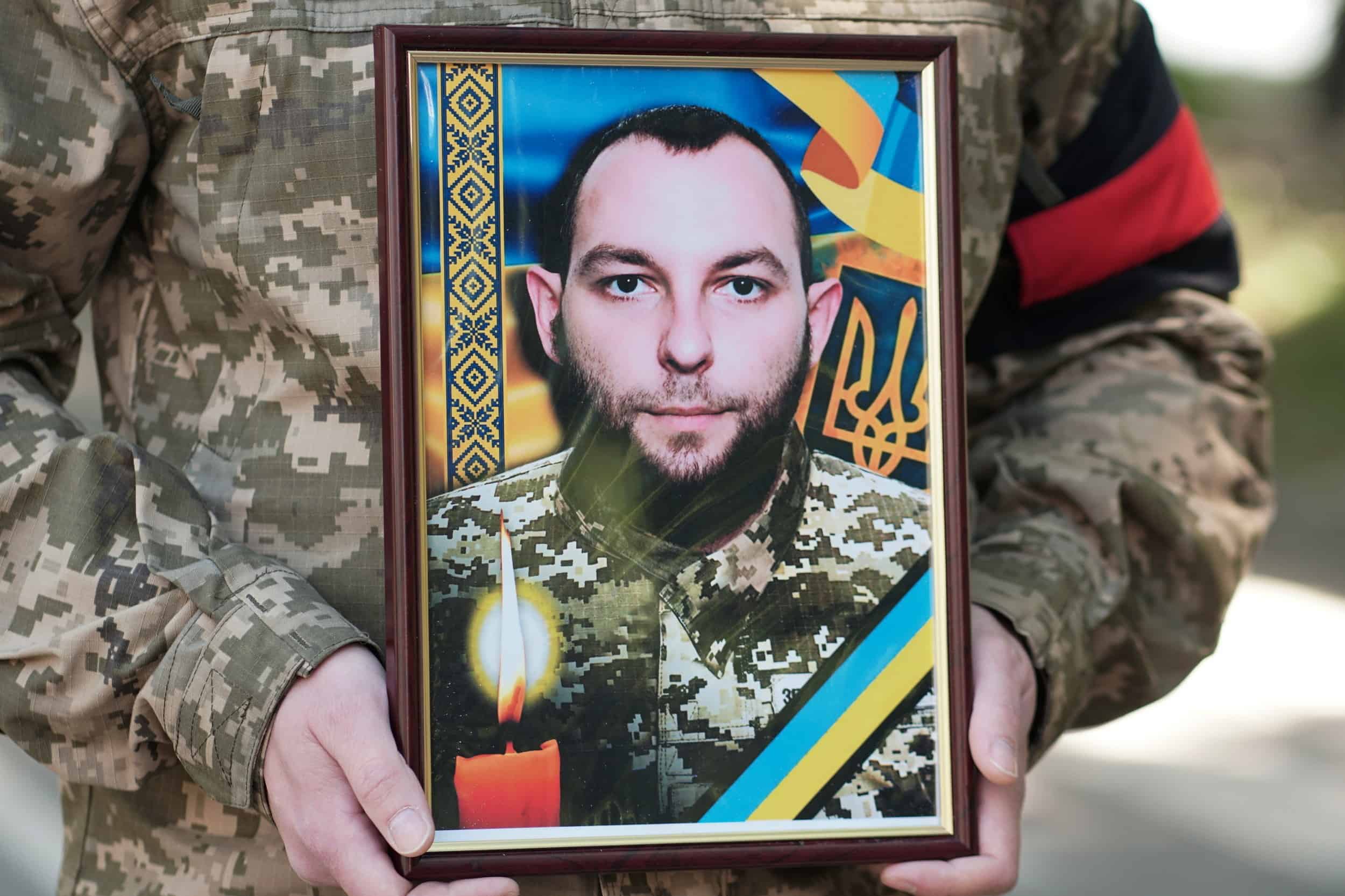 Ужгород попрощався із 27-річним солдатом Михайлом Риганом за позивним «Бурий»