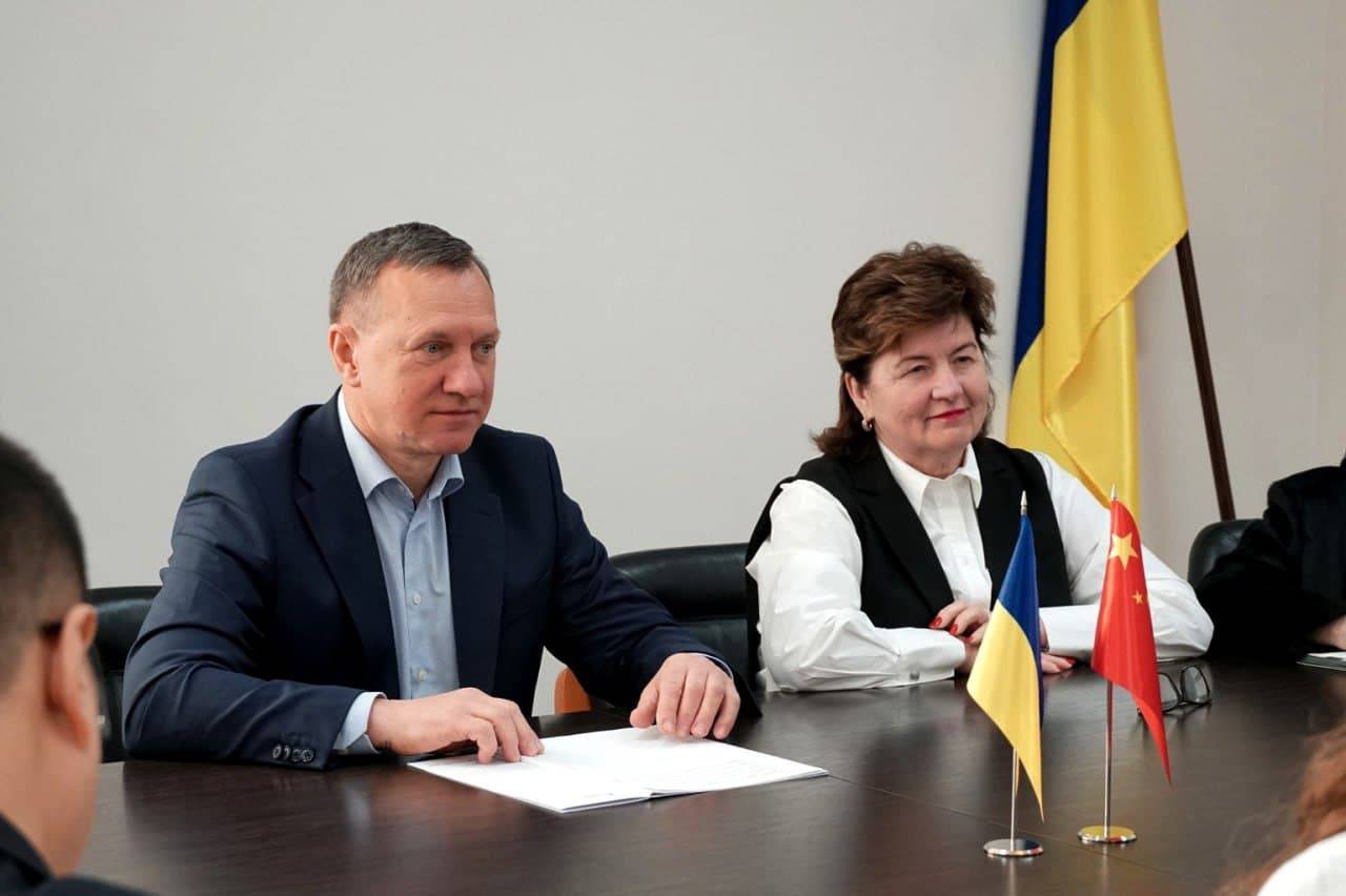 Сьогодні в Ужгородській міській раді відбулася зустріч з делегацією Посольства Китайської Народної Республіки в Україні