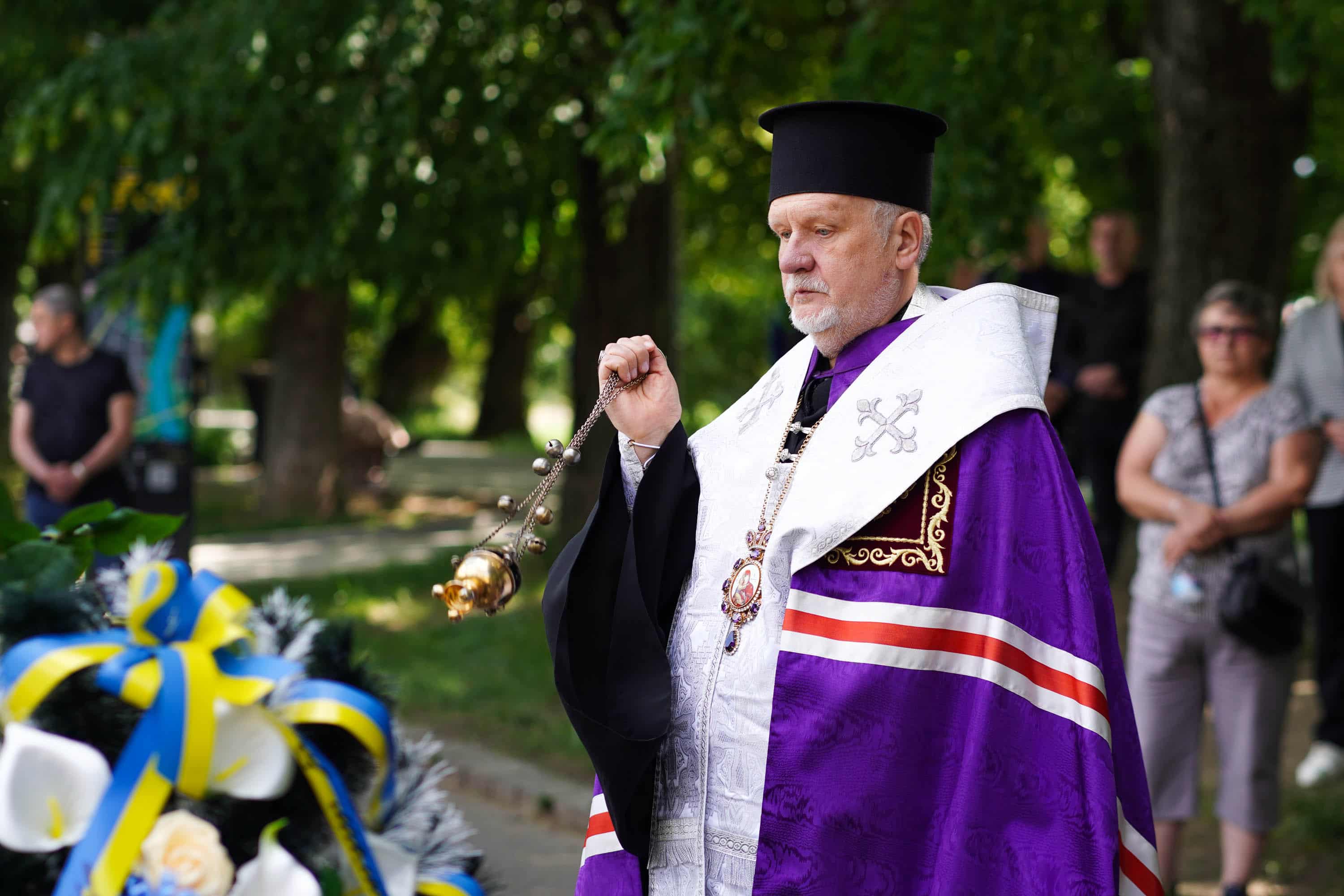 Зі ще одним захисником сьогодні попрощалися в Ужгороді – 22-річним солдатом Денисом Дзюіним