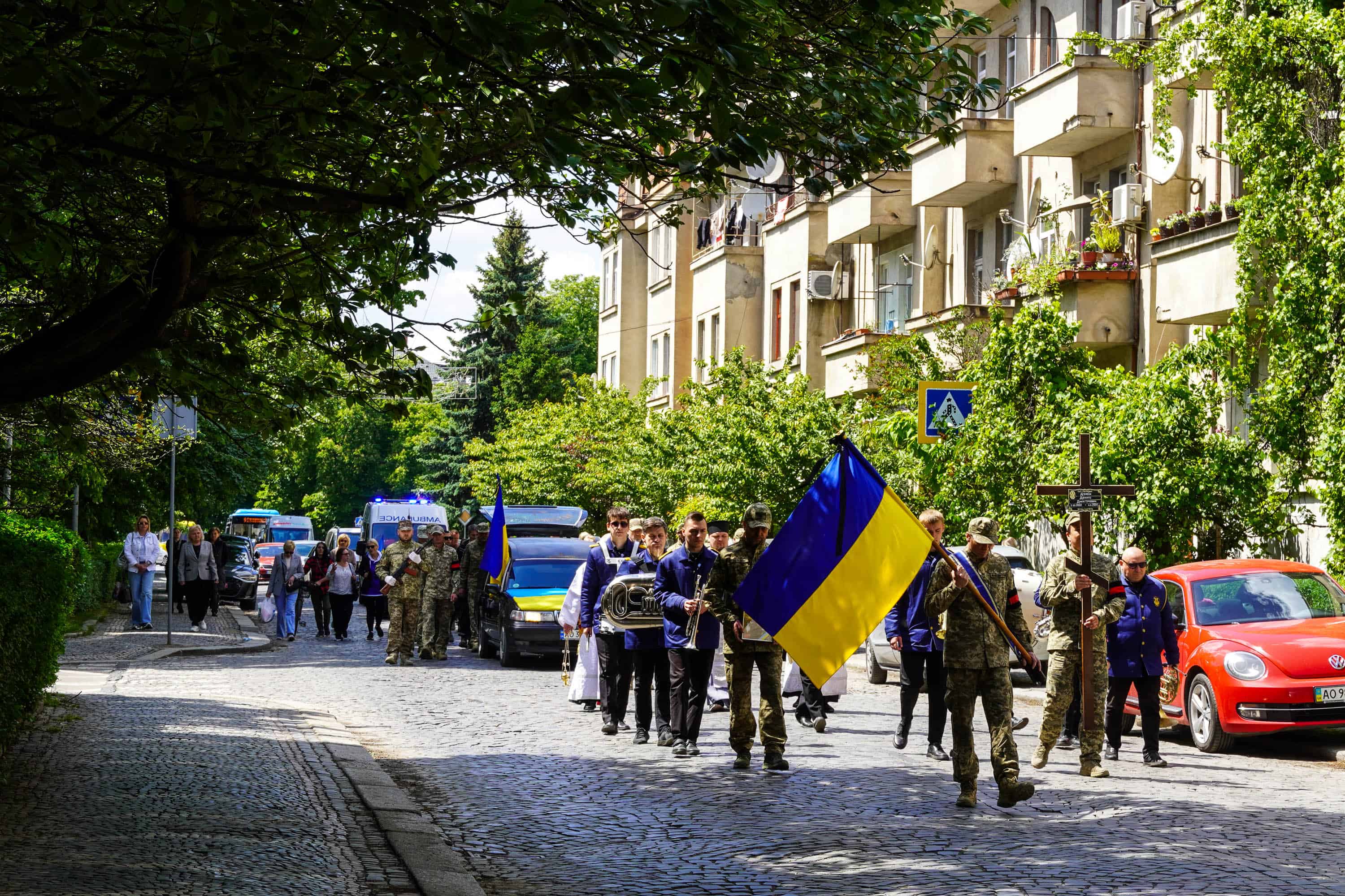 Зі ще одним захисником сьогодні попрощалися в Ужгороді – 22-річним солдатом Денисом Дзюіним