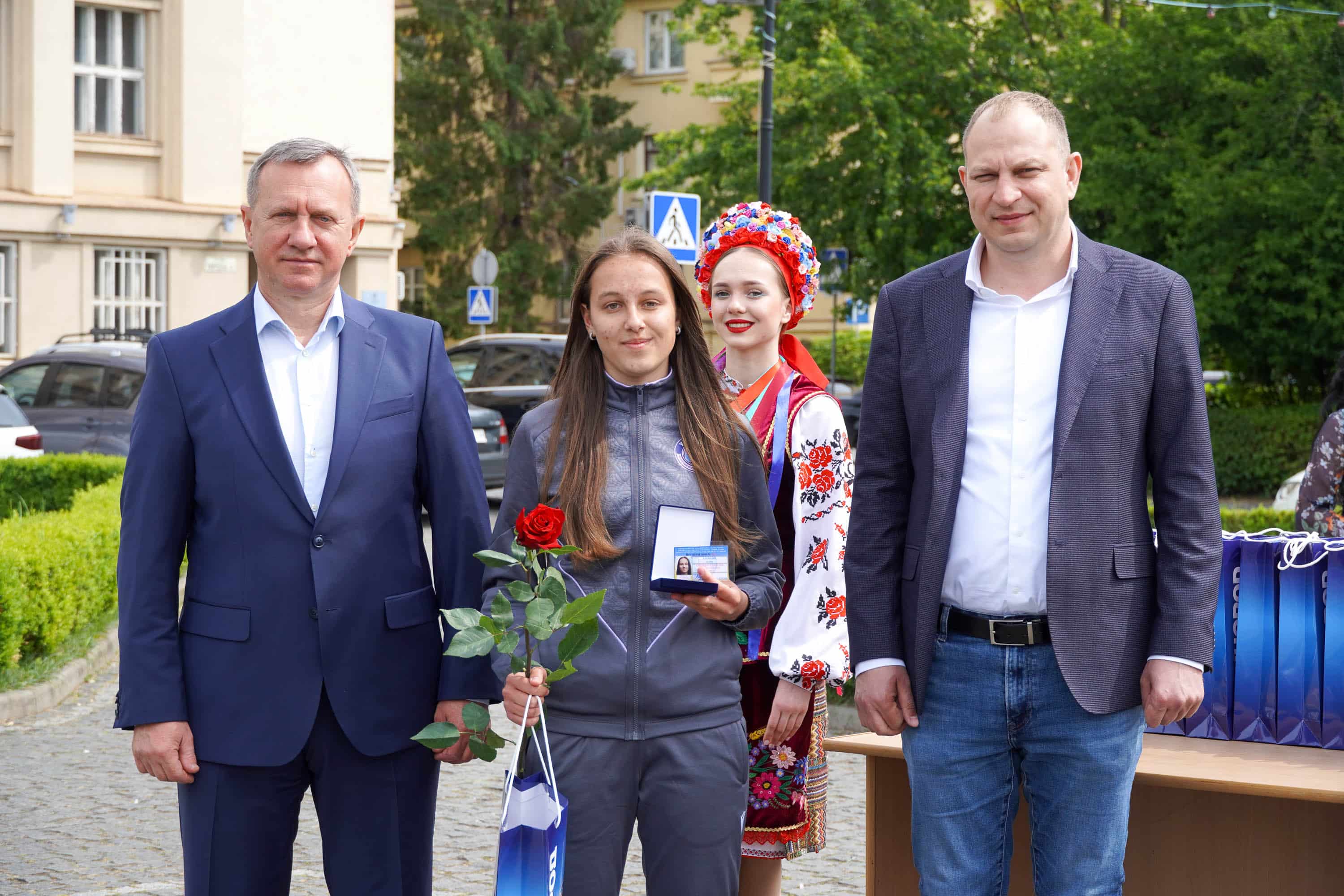 ЖФК «Ужгород» – срібний призер Першої ліги: команду відзначило керівництво міста