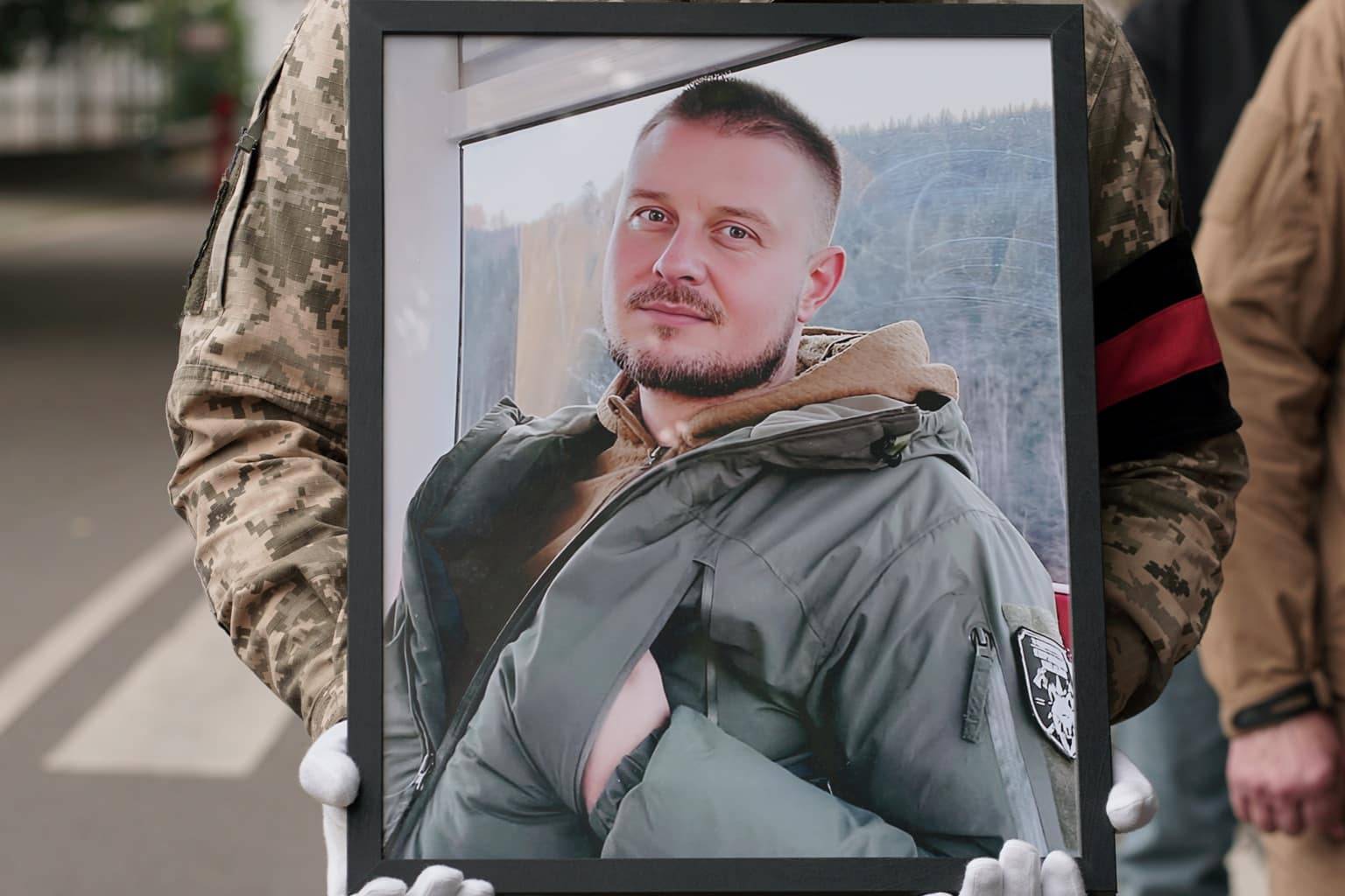 Ужгород в жалобі – сьогодні в місті попрощалися з молодшим сержантом, 33-річним Іваном Кирʼяновим