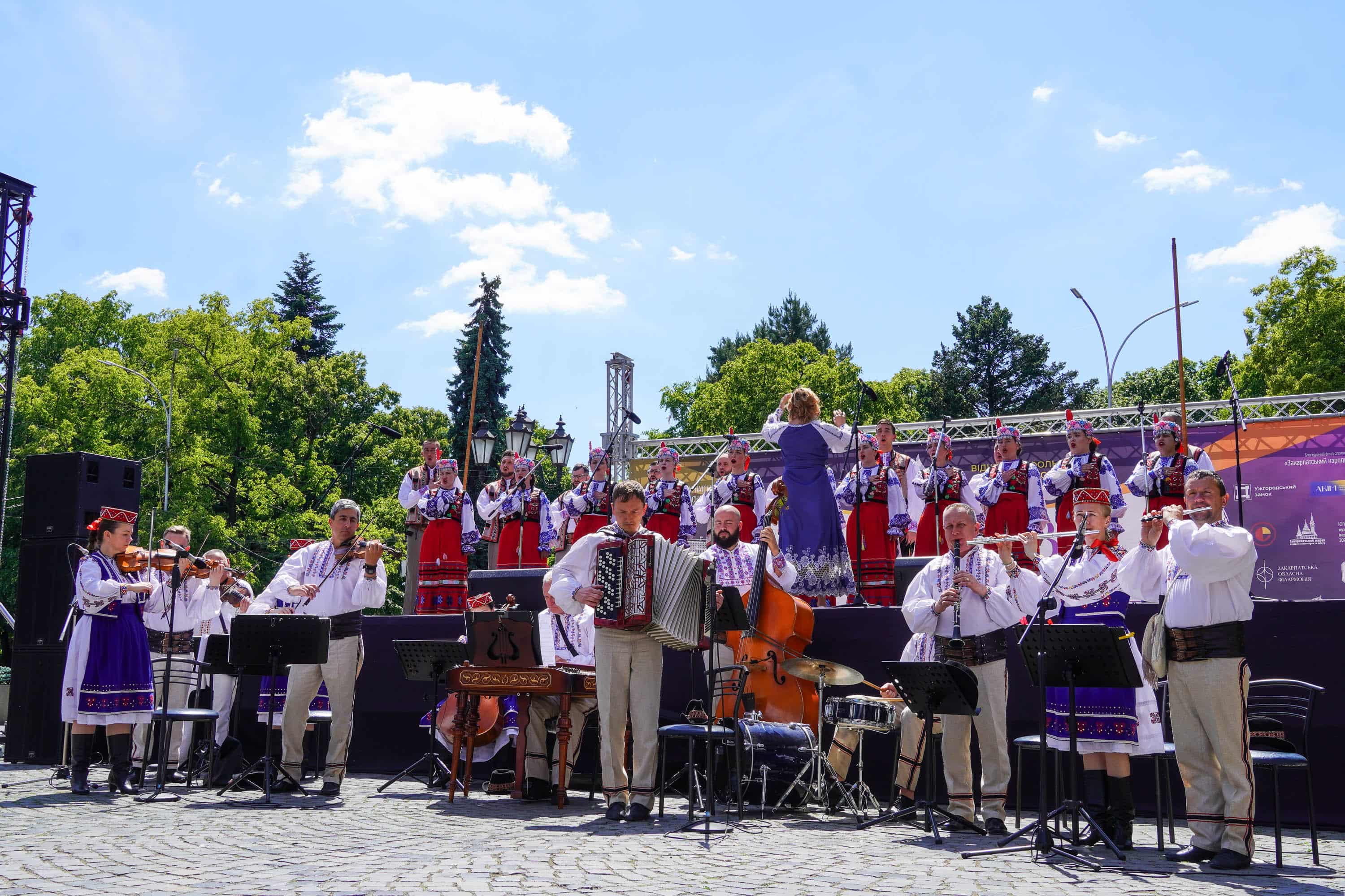 Відбувся великий гала-концерт та нагородження переможців фестивалю "Шовкова косиця"