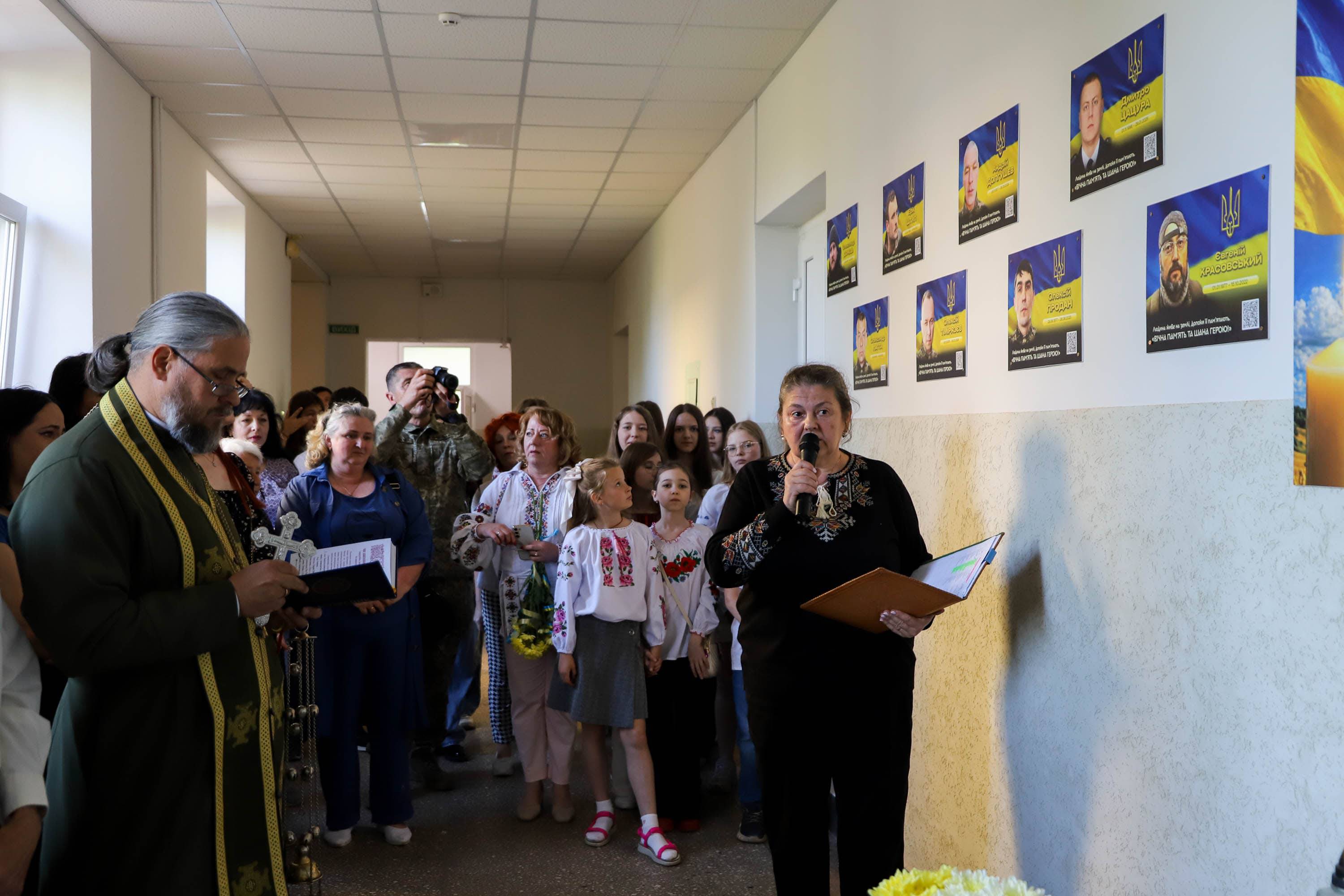 В Ужгородському ліцеї "Інтелект" підняли Прапор Надії