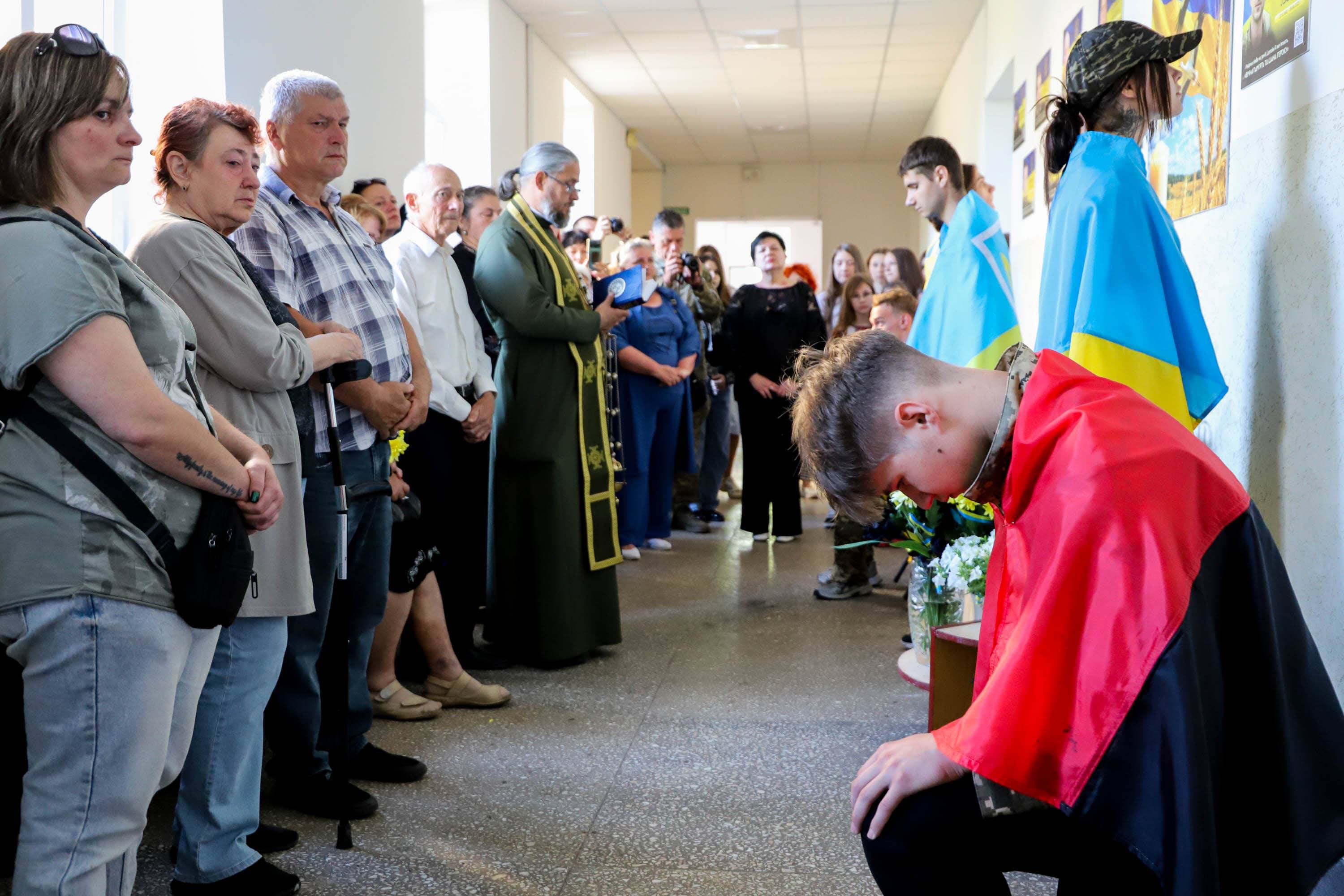 В Ужгородському ліцеї "Інтелект" підняли Прапор Надії