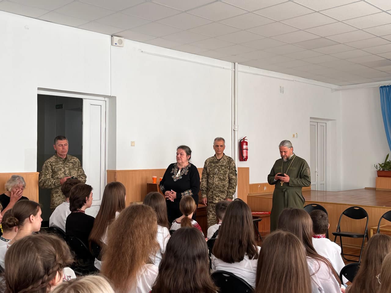 В Ужгородському ліцеї "Інтелект" підняли Прапор Надії