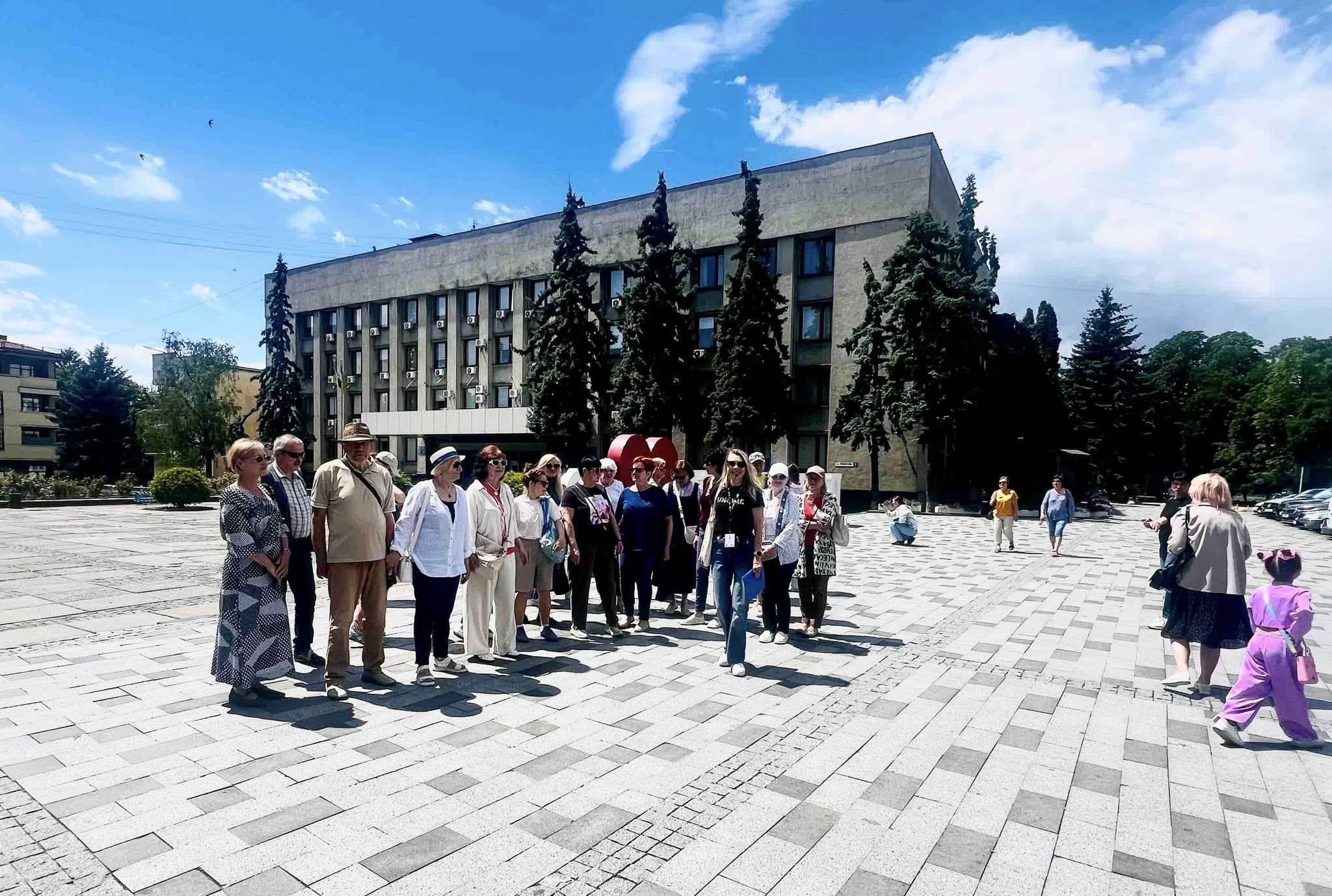 Напередодні, 14 червня відбулася безкоштовна екскурсія присвячена 36-їй річниці затвердження офіційного прапора Ужгорода та Дню Конституції України