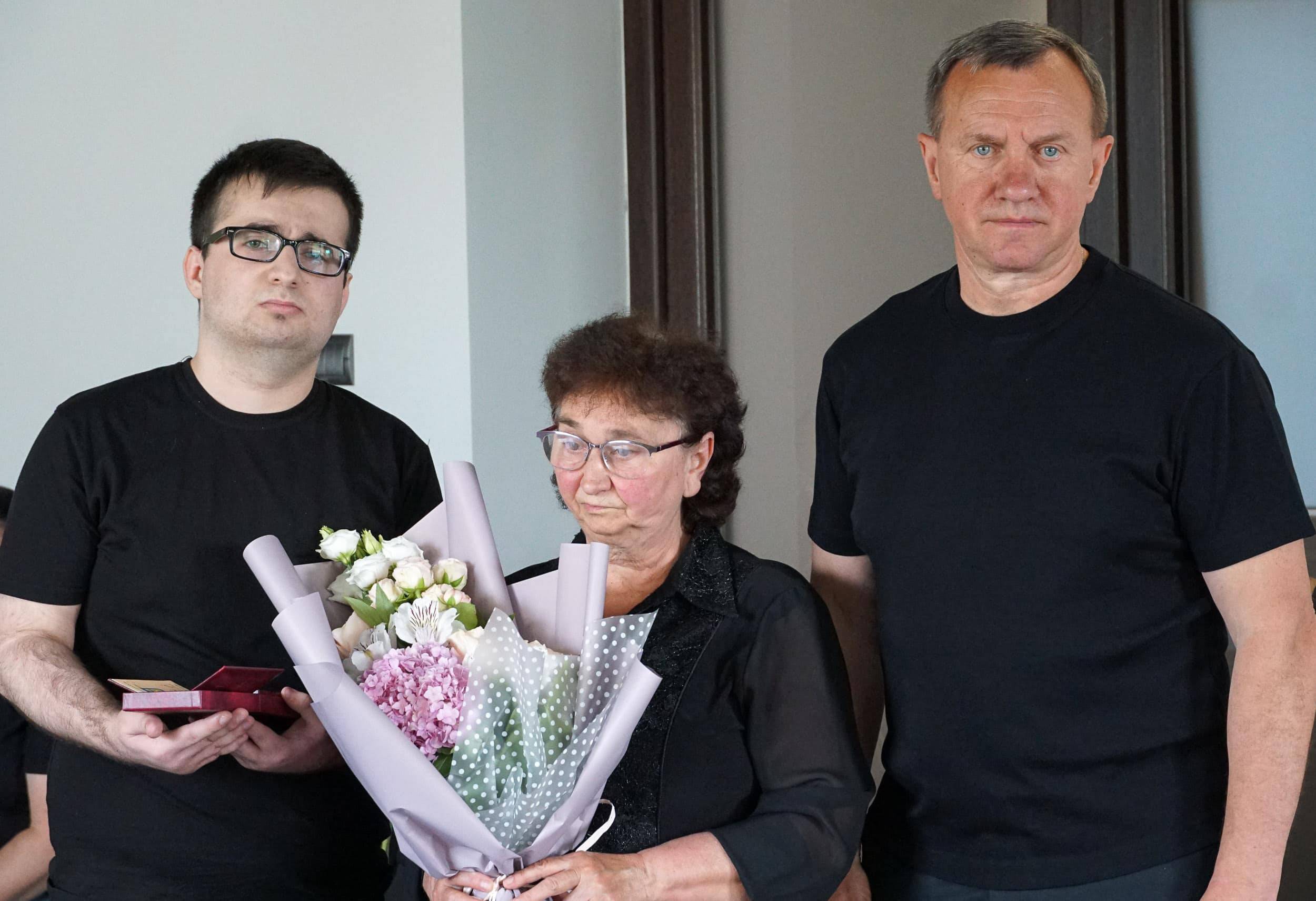 Родинам полеглих ужгородських захисників вручили високі державні нагороди