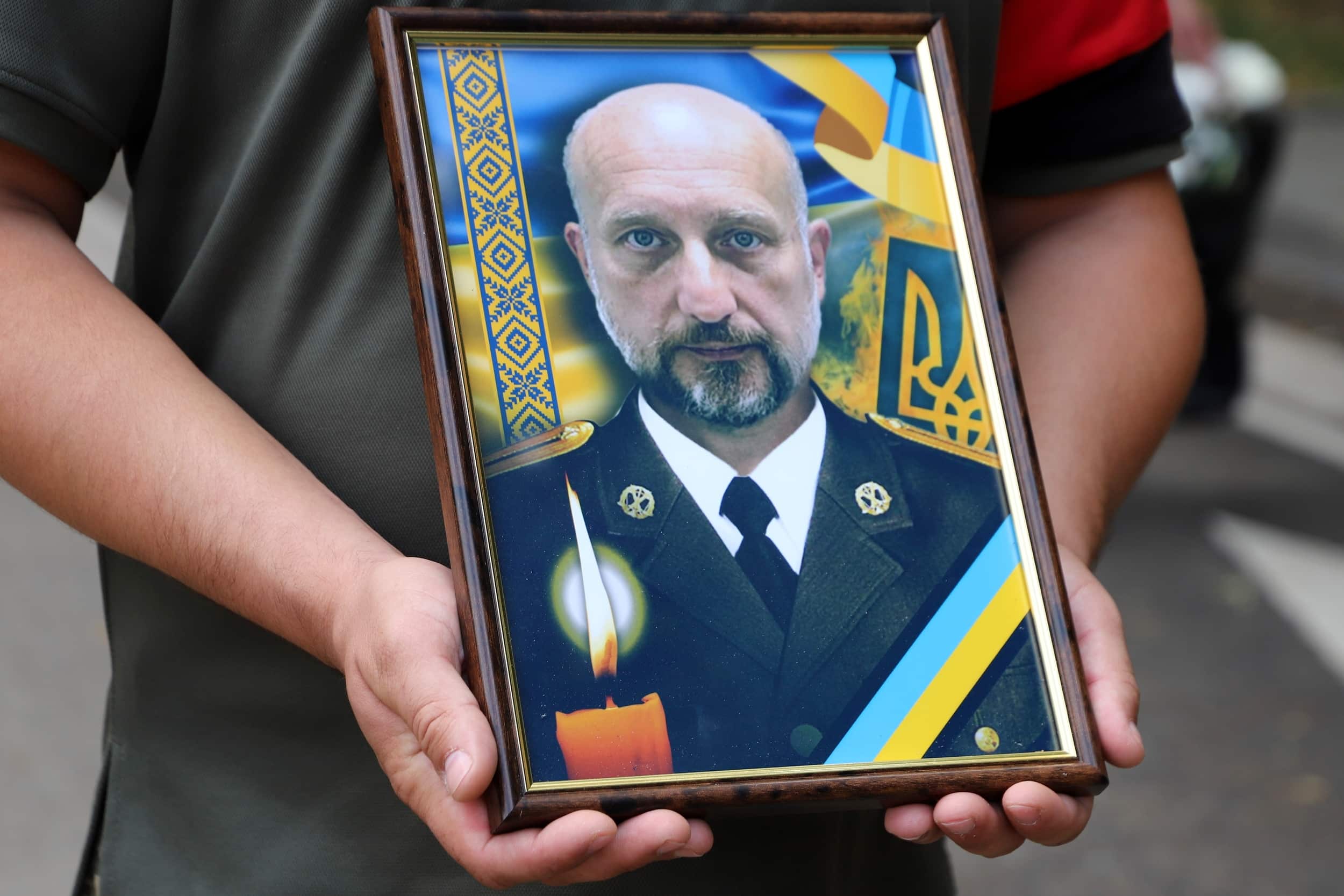 Ужгород попрощався захисником Олегом Наконечним – знаним закарпатським лікарем-хірургом