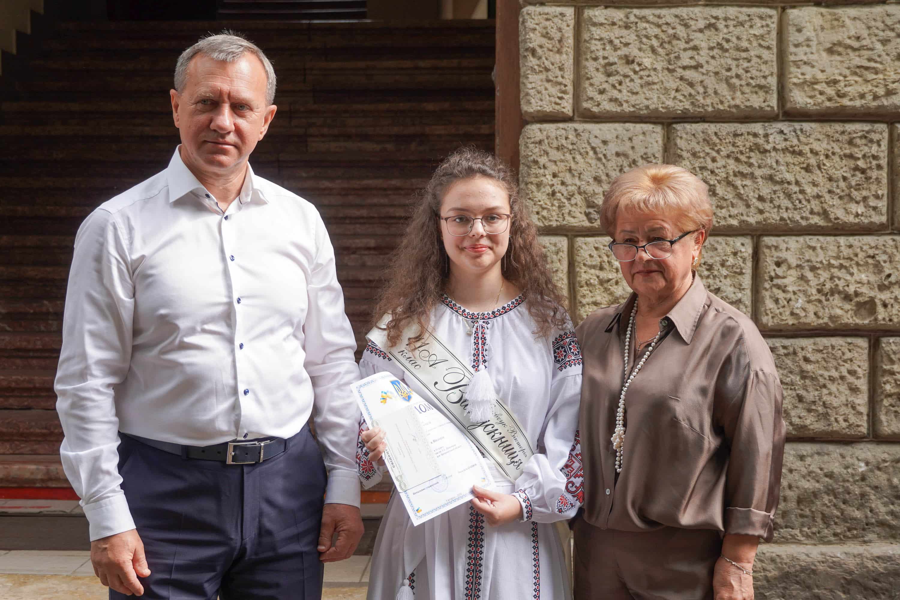 Ужгородський ліцей ім. Тараса Шевченка випустив 92 одинадцятикласників