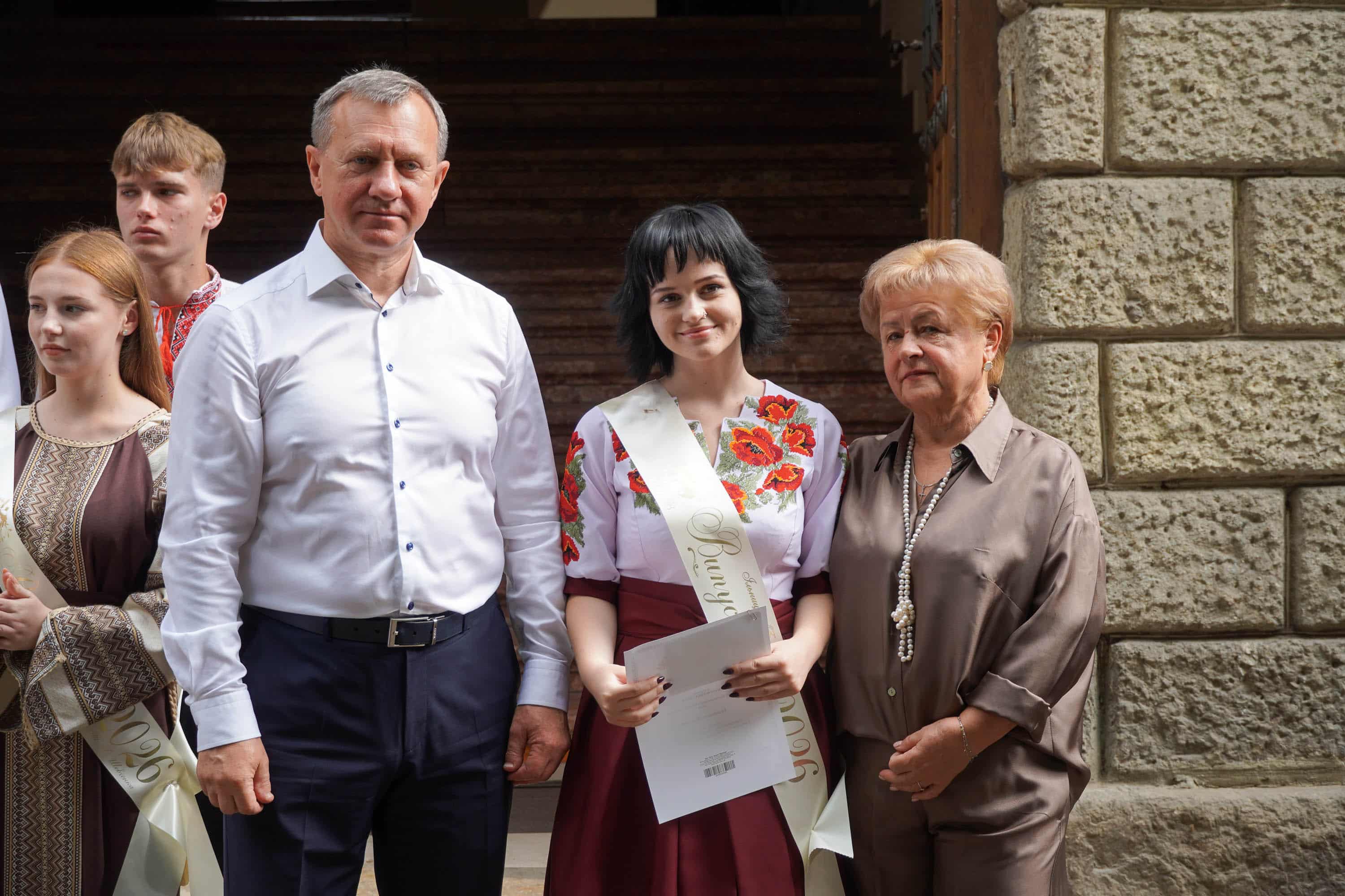 Ужгородський ліцей ім. Тараса Шевченка випустив 92 одинадцятикласників