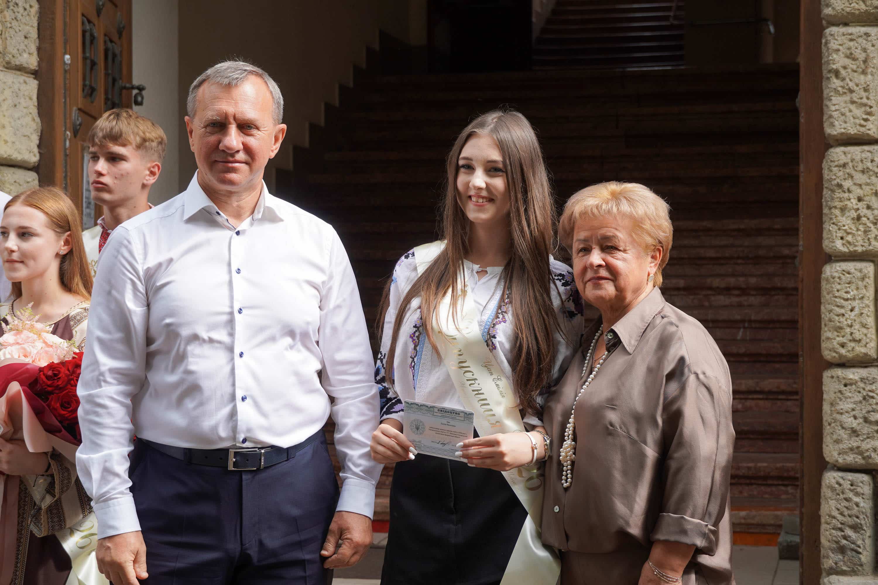 Ужгородський ліцей ім. Тараса Шевченка випустив 92 одинадцятикласників