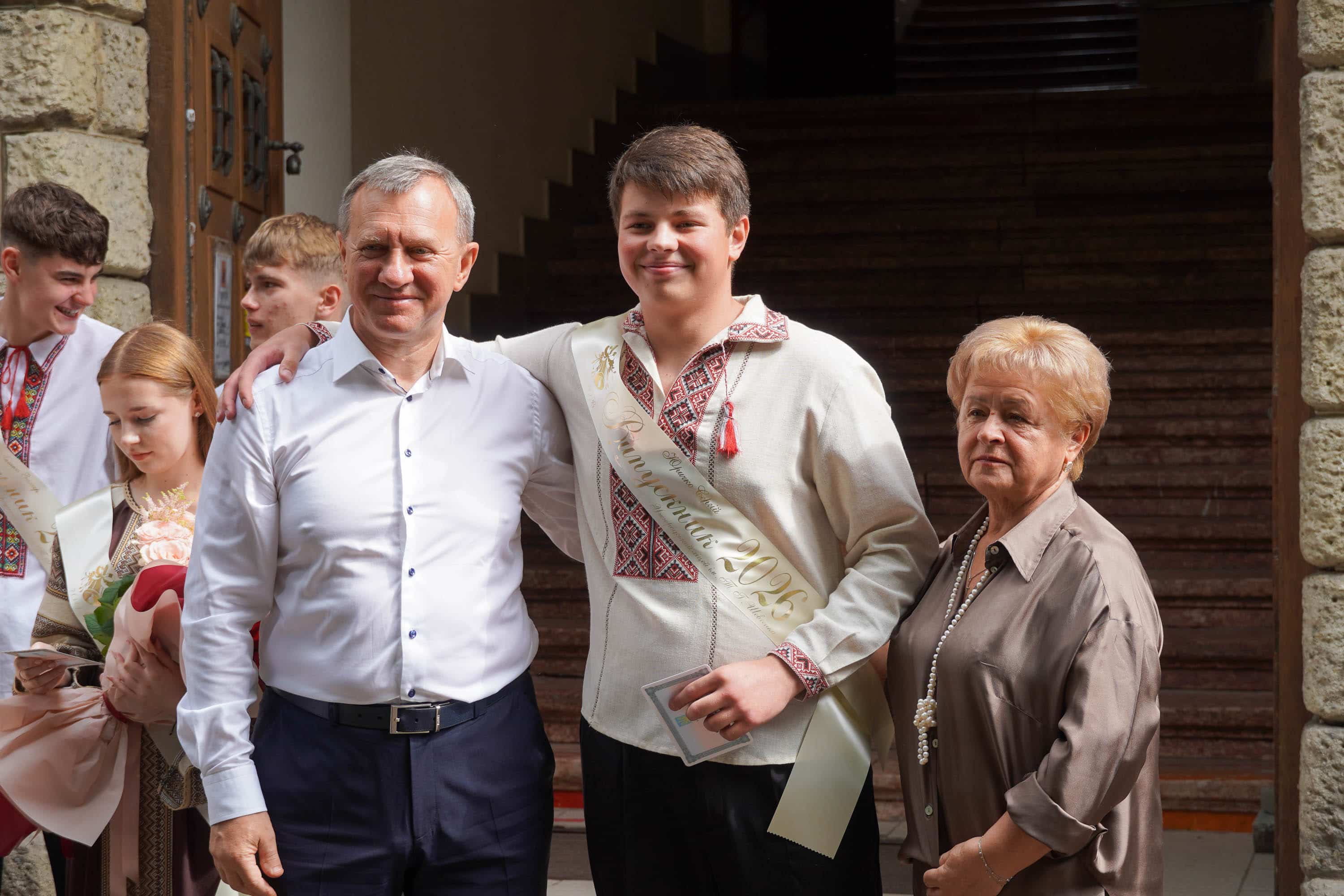 Ужгородський ліцей ім. Тараса Шевченка випустив 92 одинадцятикласників