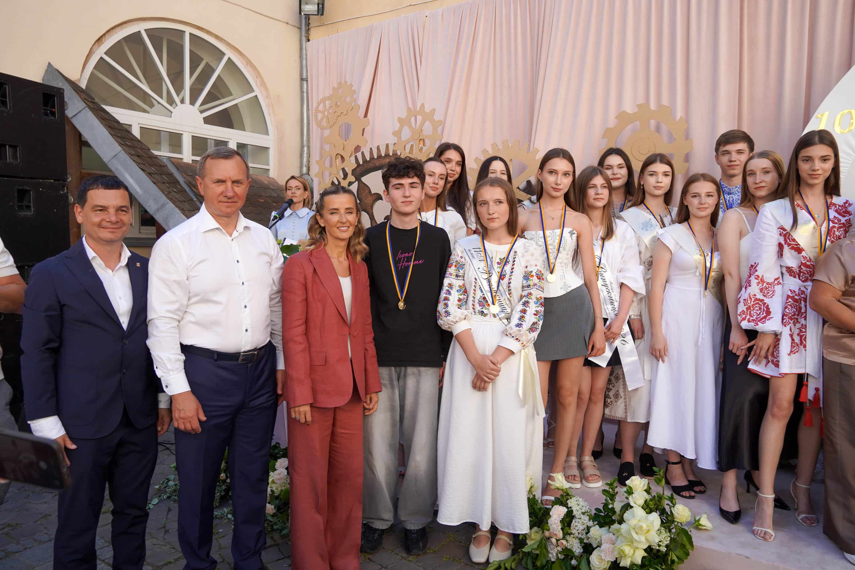 В Ужгороді відбулося загальноміське свято випускників