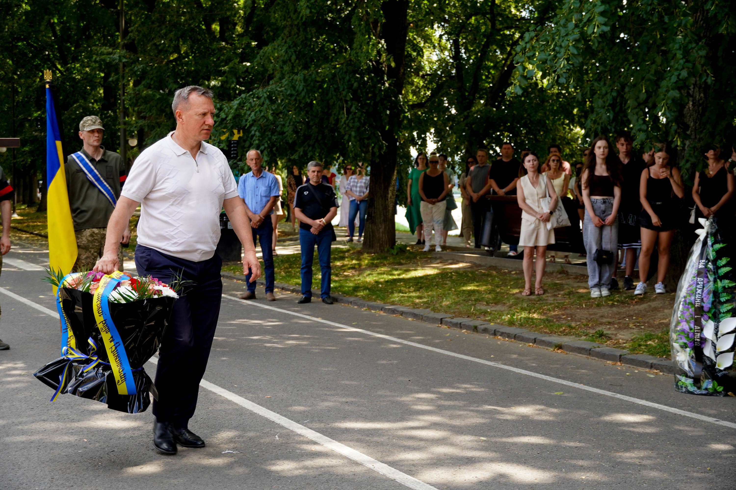 Сьогодні в Ужгороді провели в останню путь захисника України, сержанта Сергія Михайленка