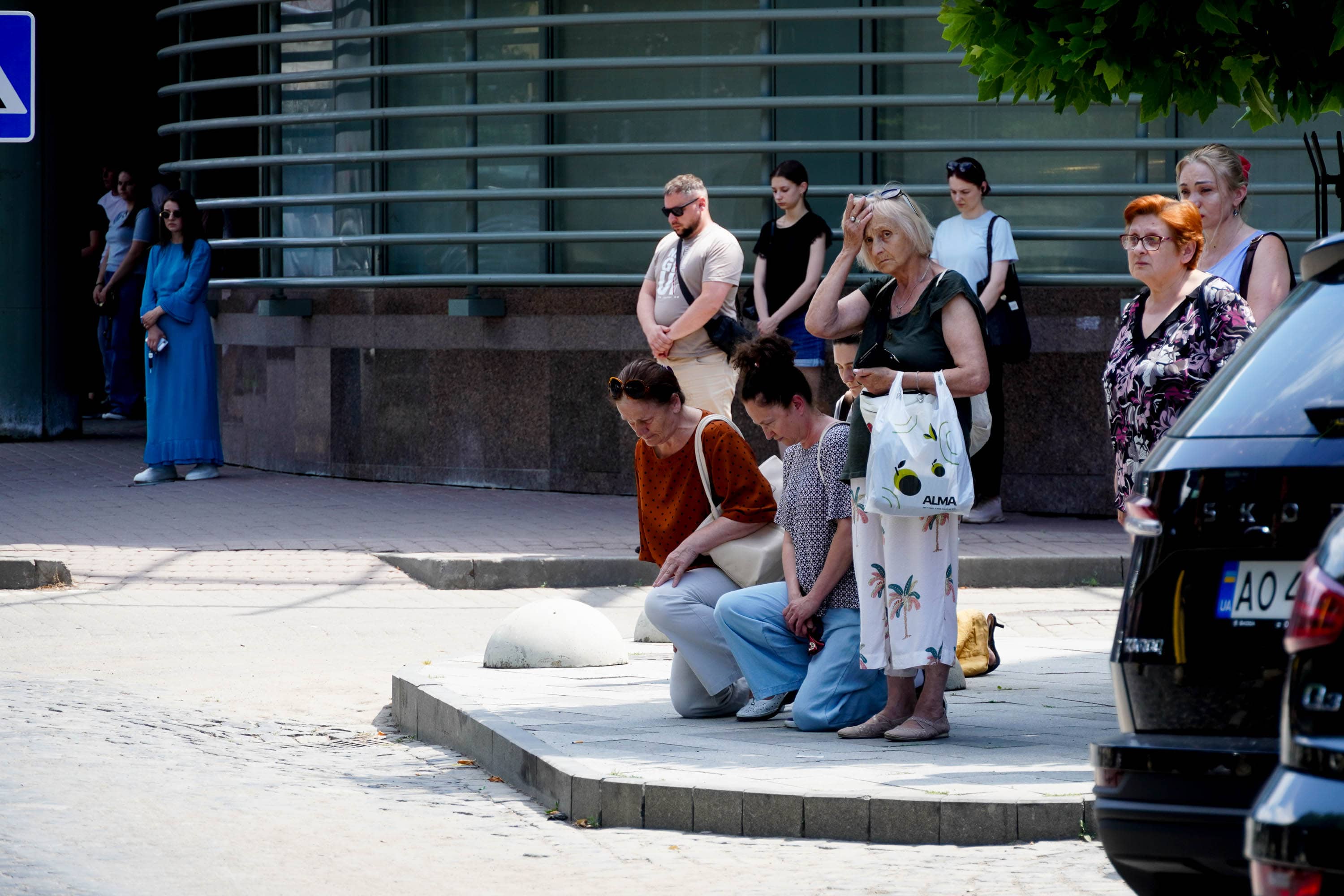 Сьогодні в Ужгороді провели в останню путь захисника України, сержанта Сергія Михайленка