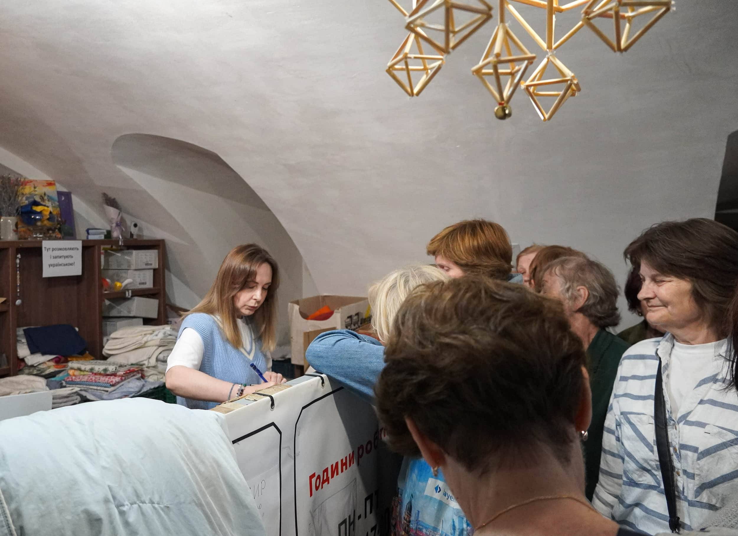 Допомога переселенцям від БО БФ "Гуманітарний центр "Совине гніздо"